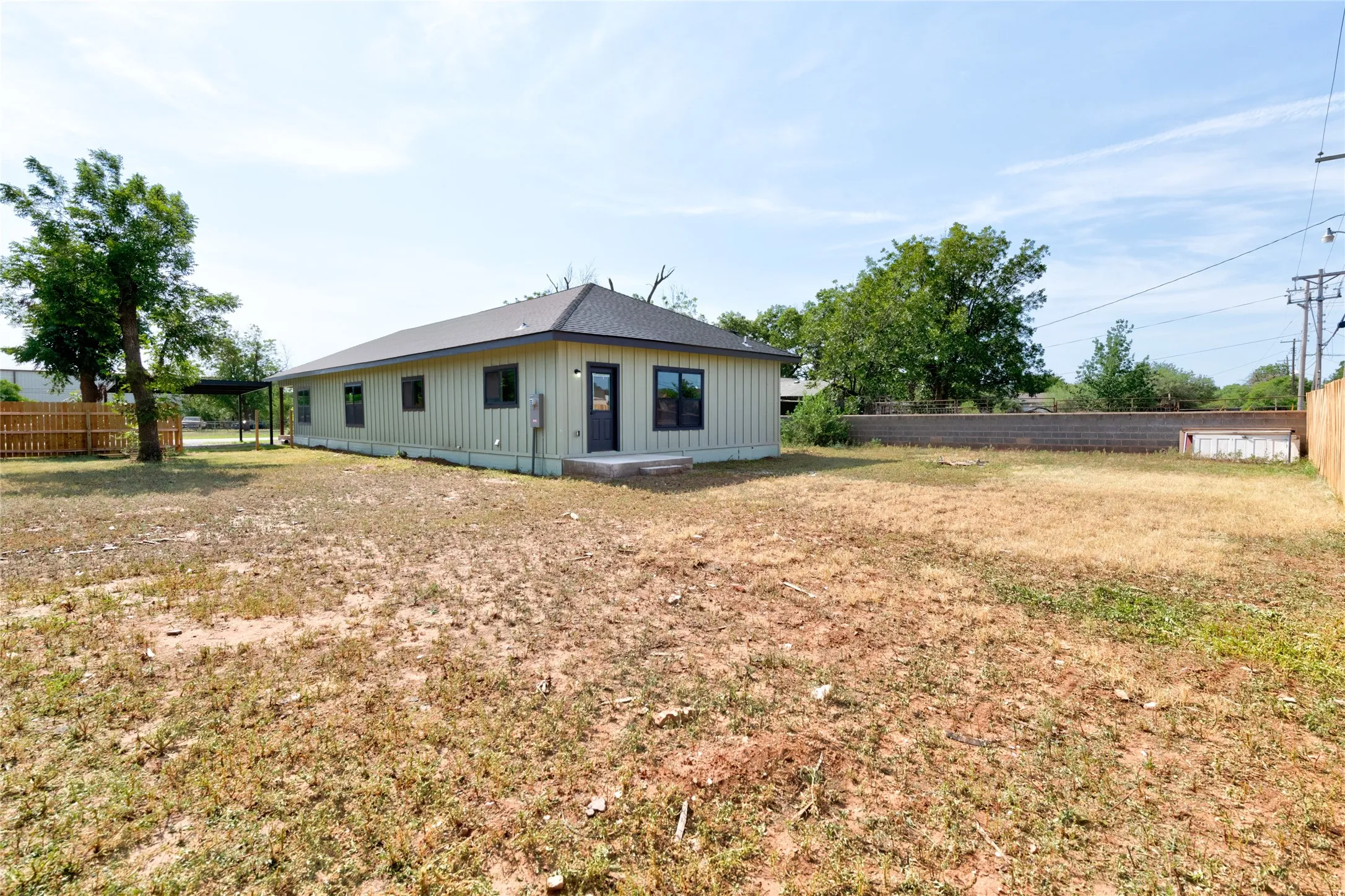 Single Family Residence For Sale in Taylor County , 308 Yucca, Merkel, Texas 79536, 4 Bedroom, 3 Bathroom, Garage spaces, 2,500 Sqft, built in 1926, mls#21353811, Real Estate Agent in Merkel, Homes For Sale in Taylor county, Homes For Sale in Merkel, Realtor in Merkel Texas, Real Estate Brokerage Independent Realty Texas, Luminita Cordes Realtor