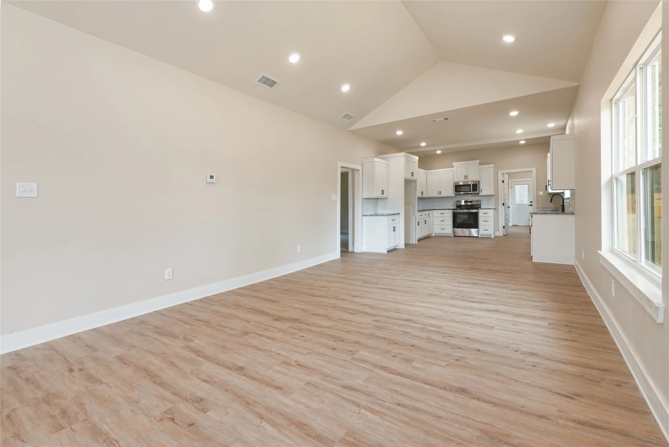 Single Family Residence For Sale in Taylor County , 308 Yucca, Merkel, Texas 79536, 4 Bedroom, 3 Bathroom, Garage spaces, 2,500 Sqft, built in 1926, mls#21353811, Real Estate Agent in Merkel, Homes For Sale in Taylor county, Homes For Sale in Merkel, Realtor in Merkel Texas, Real Estate Brokerage Independent Realty Texas, Luminita Cordes Realtor