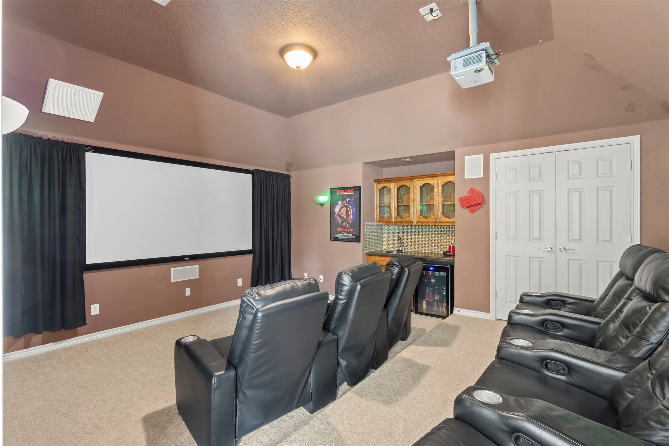 Single Family Residence For Sale in Tarrant County , 7256 Rueda, Grand Prairie, Texas 75054, 5 Bedroom, 4 Bathroom, 3 Garage spaces, 3,800 Sqft, built in 2009, mls#21354659, Real Estate Agent in Grand Prairie, Homes For Sale in Tarrant county, Homes For Sale in Grand Prairie, Realtor in Grand Prairie Texas, Real Estate Brokerage Independent Realty Texas, Luminita Cordes Realtor