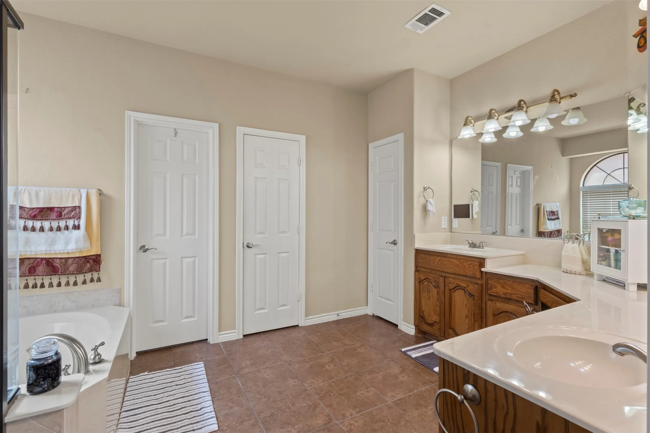 Single Family Residence For Sale in Tarrant County , 7256 Rueda, Grand Prairie, Texas 75054, 5 Bedroom, 4 Bathroom, 3 Garage spaces, 3,800 Sqft, built in 2009, mls#21354659, Real Estate Agent in Grand Prairie, Homes For Sale in Tarrant county, Homes For Sale in Grand Prairie, Realtor in Grand Prairie Texas, Real Estate Brokerage Independent Realty Texas, Luminita Cordes Realtor