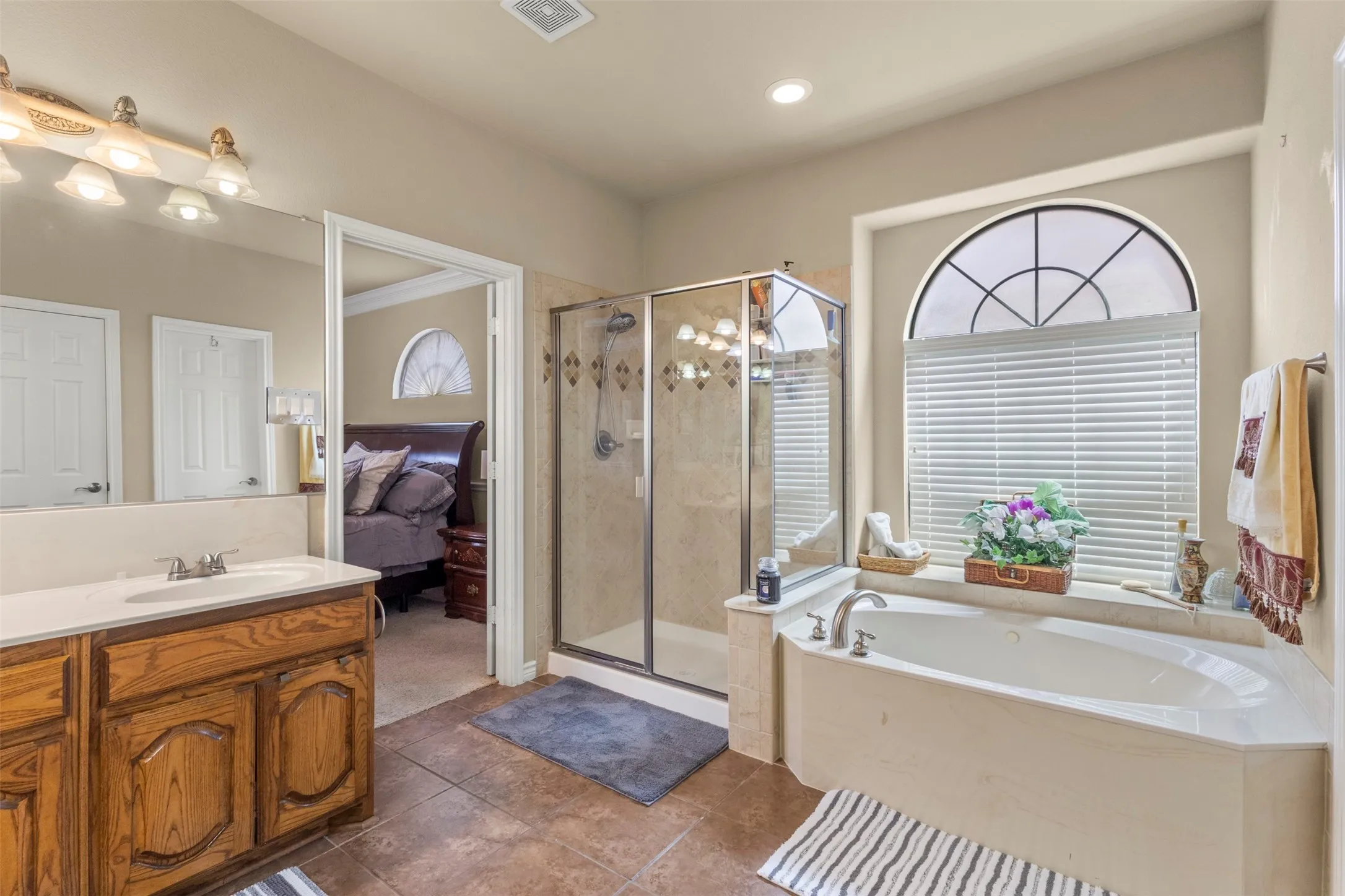 Single Family Residence For Sale in Tarrant County , 7256 Rueda, Grand Prairie, Texas 75054, 5 Bedroom, 4 Bathroom, 3 Garage spaces, 3,800 Sqft, built in 2009, mls#21354659, Real Estate Agent in Grand Prairie, Homes For Sale in Tarrant county, Homes For Sale in Grand Prairie, Realtor in Grand Prairie Texas, Real Estate Brokerage Independent Realty Texas, Luminita Cordes Realtor