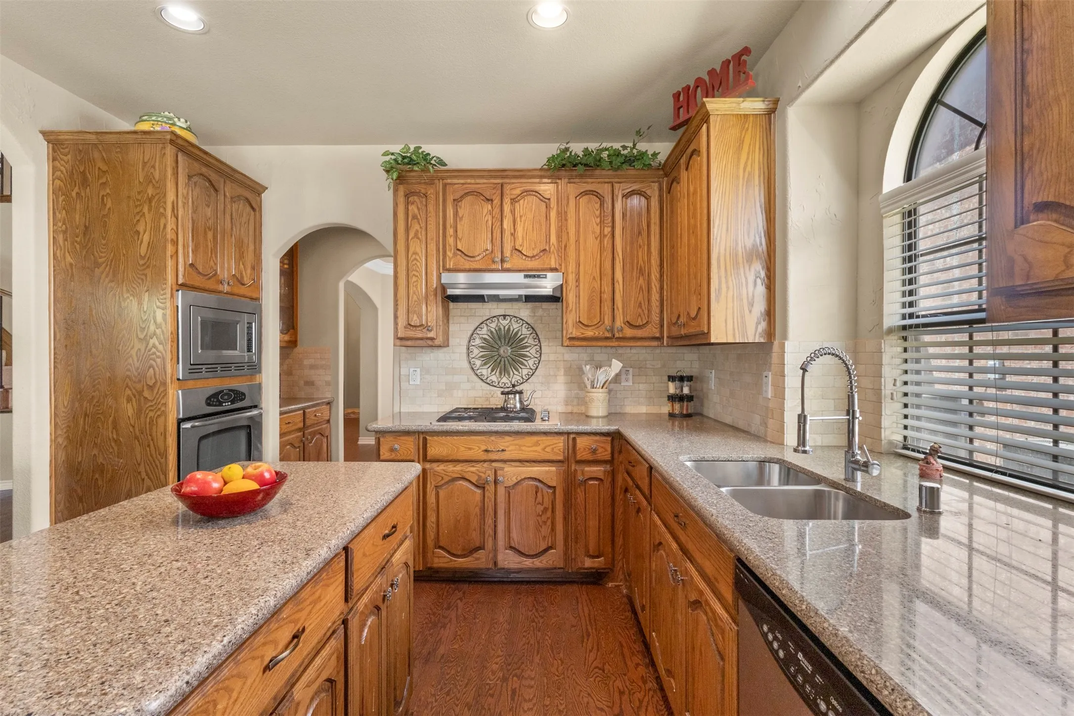 Single Family Residence For Sale in Tarrant County , 7256 Rueda, Grand Prairie, Texas 75054, 5 Bedroom, 4 Bathroom, 3 Garage spaces, 3,800 Sqft, built in 2009, mls#21354659, Real Estate Agent in Grand Prairie, Homes For Sale in Tarrant county, Homes For Sale in Grand Prairie, Realtor in Grand Prairie Texas, Real Estate Brokerage Independent Realty Texas, Luminita Cordes Realtor