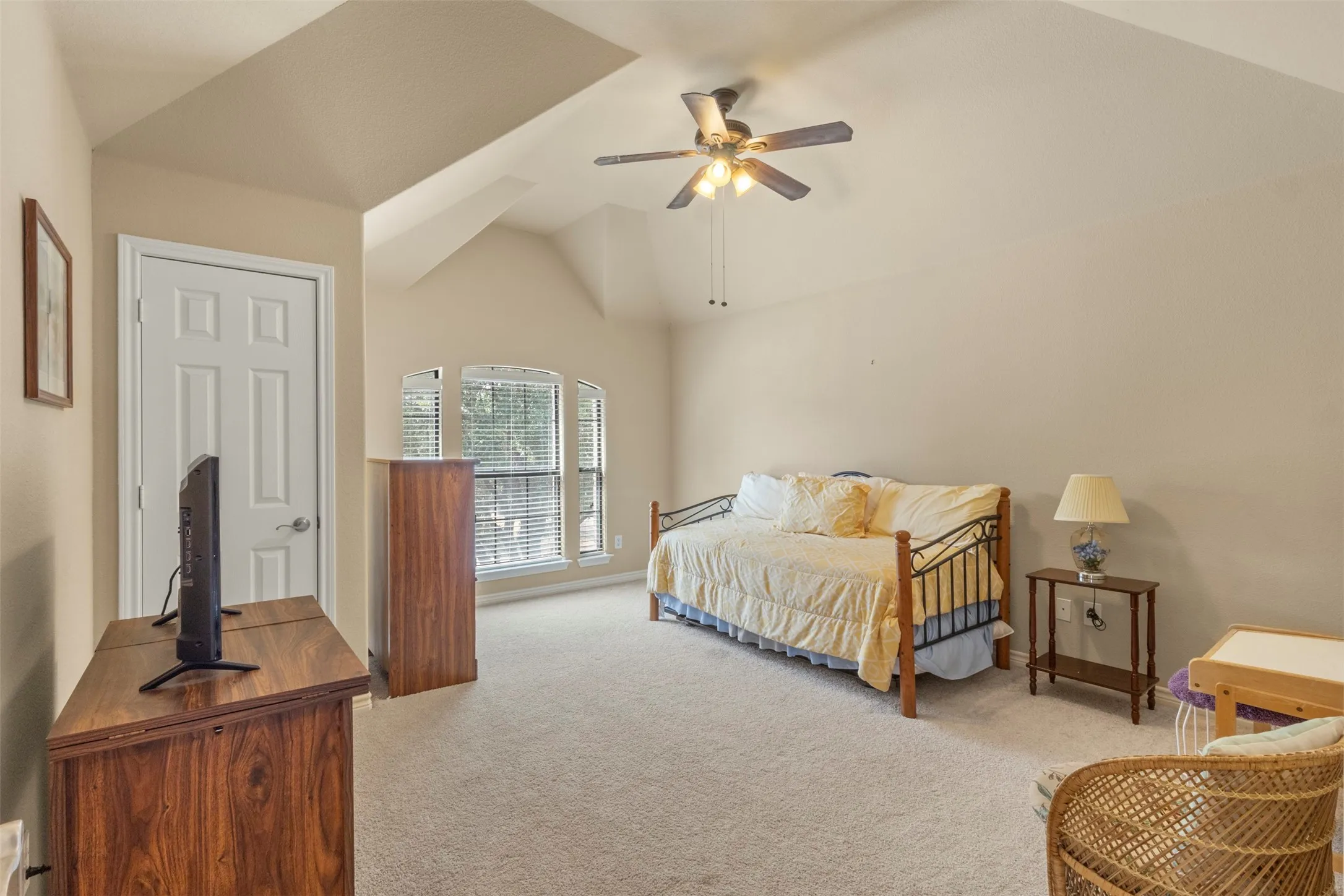 Single Family Residence For Sale in Tarrant County , 7256 Rueda, Grand Prairie, Texas 75054, 5 Bedroom, 4 Bathroom, 3 Garage spaces, 3,800 Sqft, built in 2009, mls#21354659, Real Estate Agent in Grand Prairie, Homes For Sale in Tarrant county, Homes For Sale in Grand Prairie, Realtor in Grand Prairie Texas, Real Estate Brokerage Independent Realty Texas, Luminita Cordes Realtor