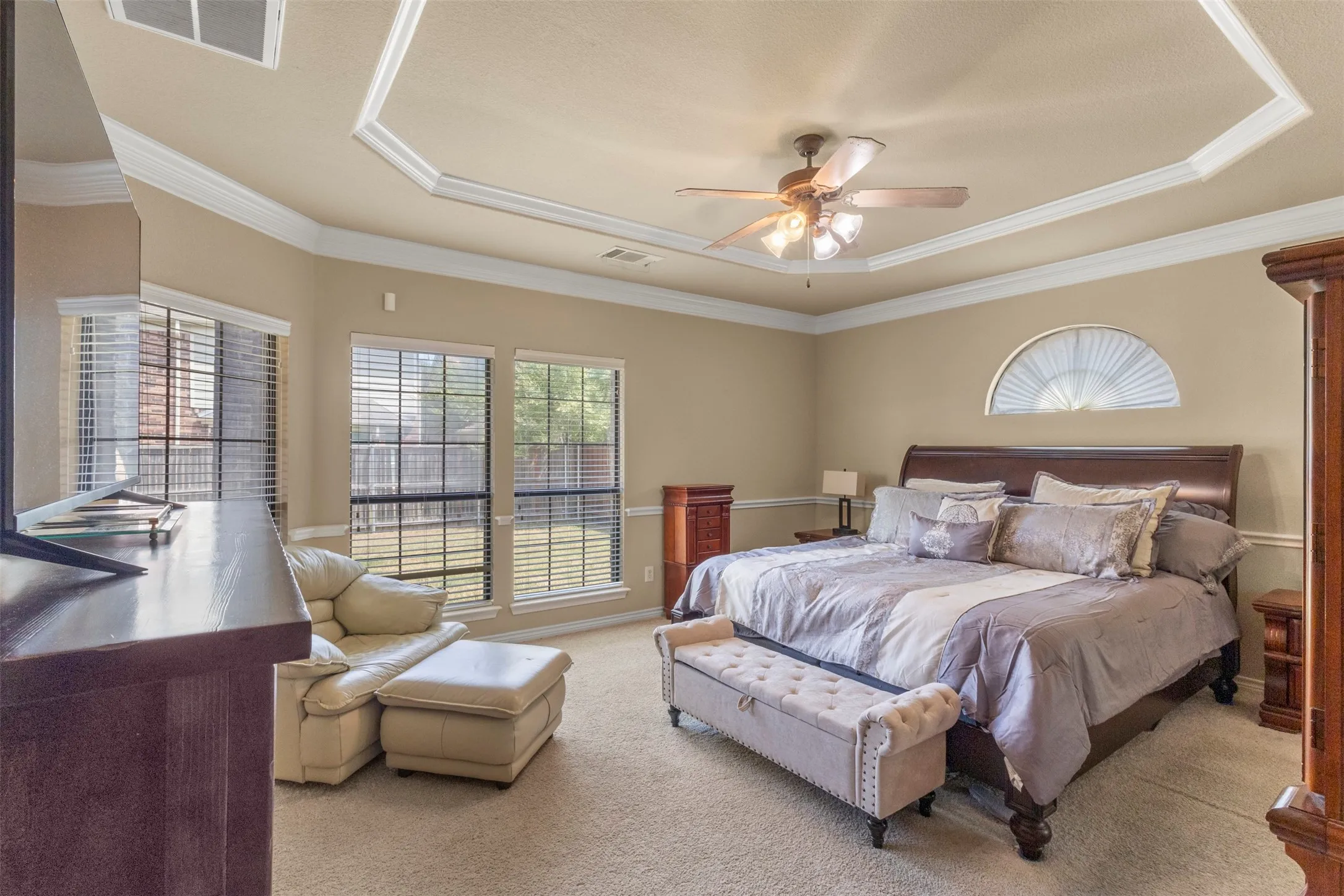 Single Family Residence For Sale in Tarrant County , 7256 Rueda, Grand Prairie, Texas 75054, 5 Bedroom, 4 Bathroom, 3 Garage spaces, 3,800 Sqft, built in 2009, mls#21354659, Real Estate Agent in Grand Prairie, Homes For Sale in Tarrant county, Homes For Sale in Grand Prairie, Realtor in Grand Prairie Texas, Real Estate Brokerage Independent Realty Texas, Luminita Cordes Realtor