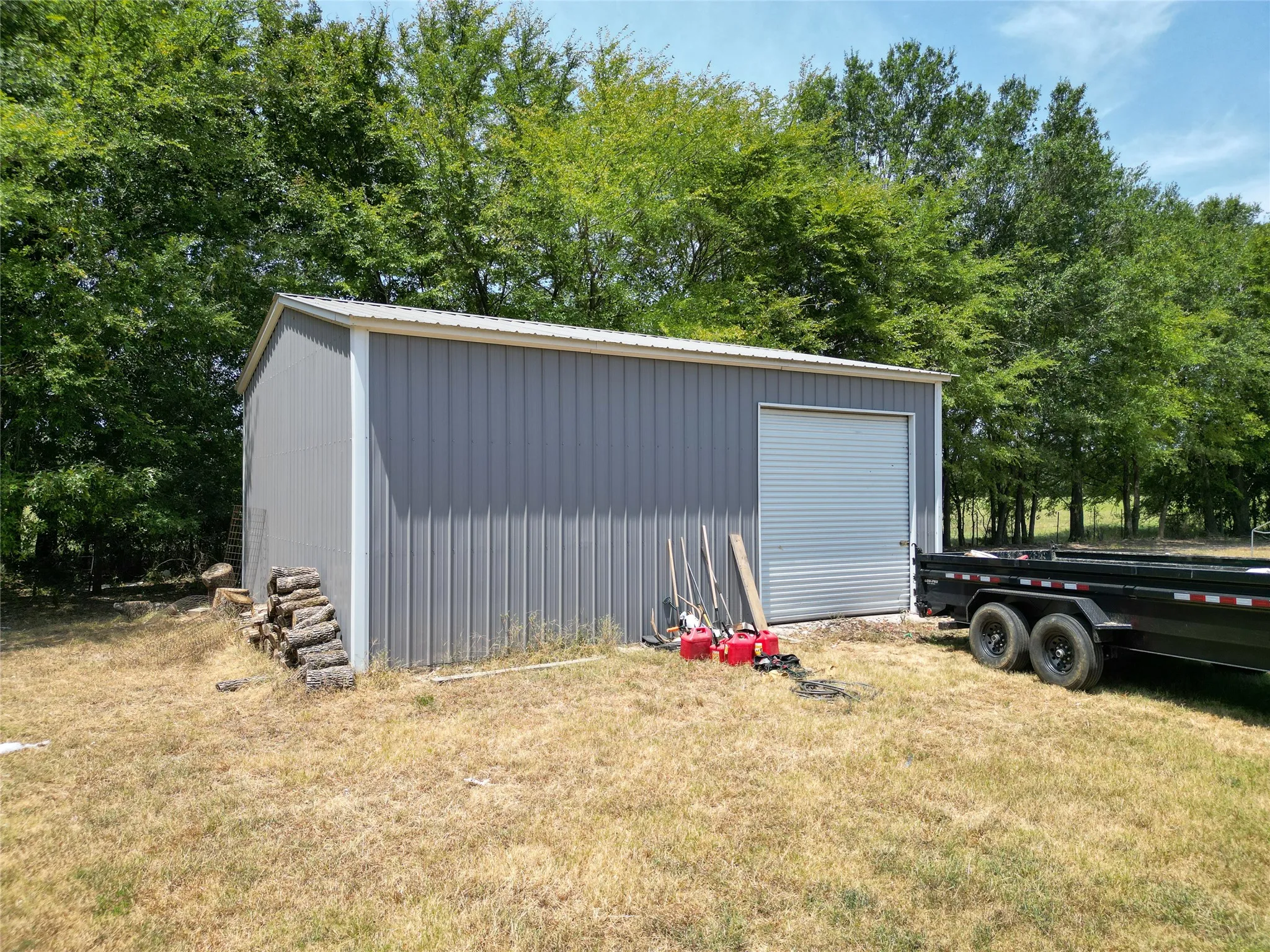Single Family Residence For Sale in Wood County , 429 County Road 2610, Alba, Texas 75410, 2 Bedroom, 1 Bathroom, Garage spaces, 798 Sqft, built in 1998, Price $185,000, mls#21354571, Real Estate Agent in Alba, Homes For Sale in Wood county, Homes For Sale in Alba, Realtor in Alba Texas, Real Estate Brokerage Independent Realty Texas, Luminita Cordes Realtor