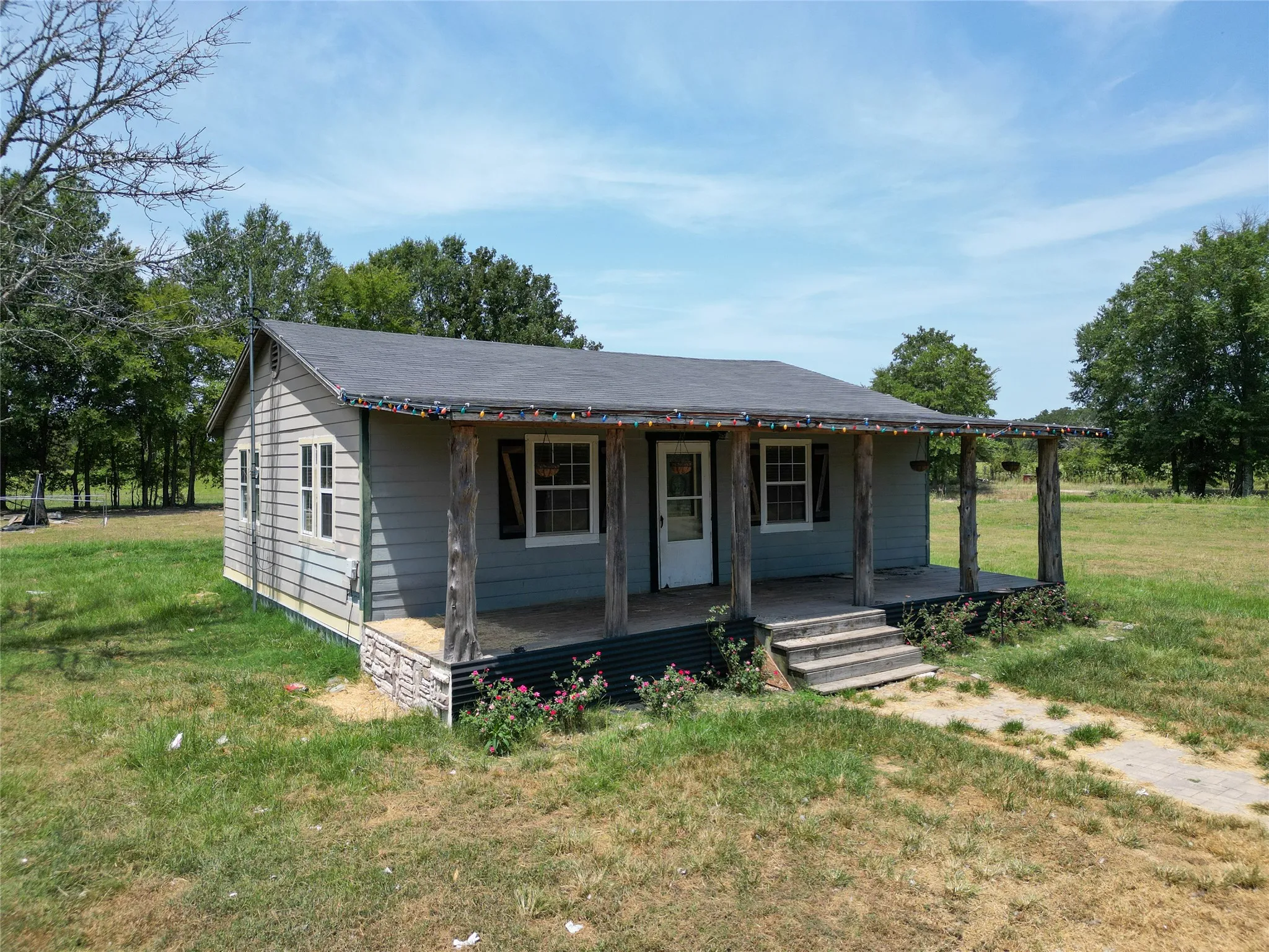 Single Family Residence For Sale in Wood County , 429 County Road 2610, Alba, Texas 75410, 2 Bedroom, 1 Bathroom, Garage spaces, 798 Sqft, built in 1998, Price $185,000, mls#21354571, Real Estate Agent in Alba, Homes For Sale in Wood county, Homes For Sale in Alba, Realtor in Alba Texas, Real Estate Brokerage Independent Realty Texas, Luminita Cordes Realtor