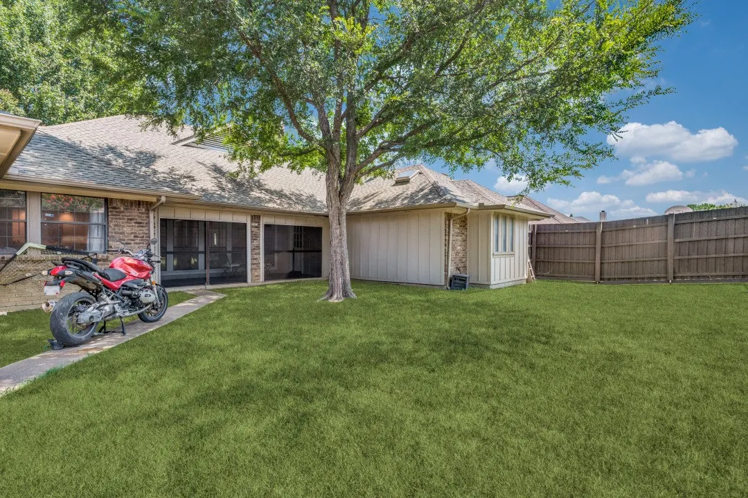 Single Family Residence For Rent in Collin County , 4300 Driftwood Drive, Plano, Texas 75074, 3 Bedrooms, 3 Bathrooms, 2 Garage spaces, 2,386 Sqft, built in 1985, Price $3,000, mls#21349691, Real Estate Agent in Plano, Homes For Rent in Collin county, Homes For Rent in Plano, Realtor in Plano Texas, Real Estate Brokerage Independent Realty Texas, Luminita Cordes Realtor