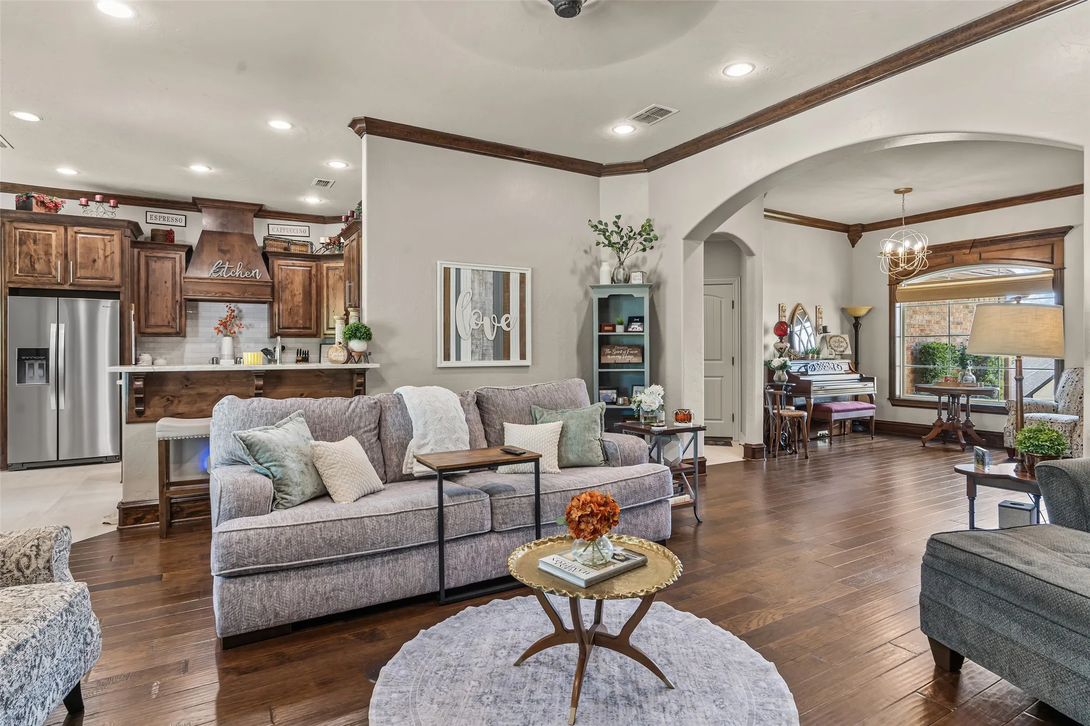 Single Family Residence For Sale in Harrison County , 190 Lacebark Lane, Hallsville, Texas 75605, 4 Bedroom, 4 Bathroom, 3 Garage spaces, 2,742 Sqft, built in 2012, mls#21354675, Real Estate Agent in Hallsville, Homes For Sale in Harrison county, Homes For Sale in Hallsville, Realtor in Hallsville Texas, Real Estate Brokerage Independent Realty Texas, Luminita Cordes Realtor
