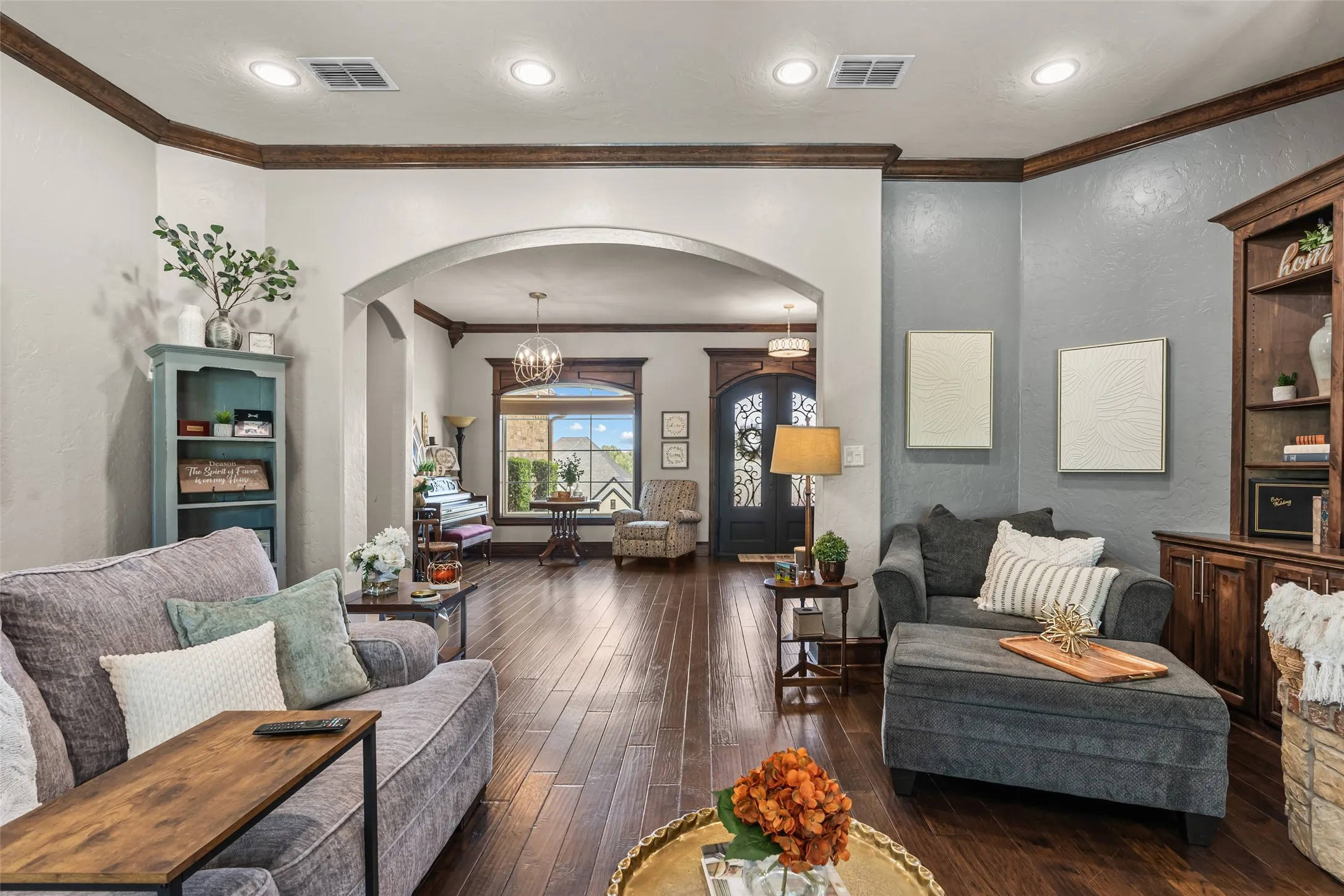 Single Family Residence For Sale in Harrison County , 190 Lacebark Lane, Hallsville, Texas 75605, 4 Bedroom, 4 Bathroom, 3 Garage spaces, 2,742 Sqft, built in 2012, mls#21354675, Real Estate Agent in Hallsville, Homes For Sale in Harrison county, Homes For Sale in Hallsville, Realtor in Hallsville Texas, Real Estate Brokerage Independent Realty Texas, Luminita Cordes Realtor