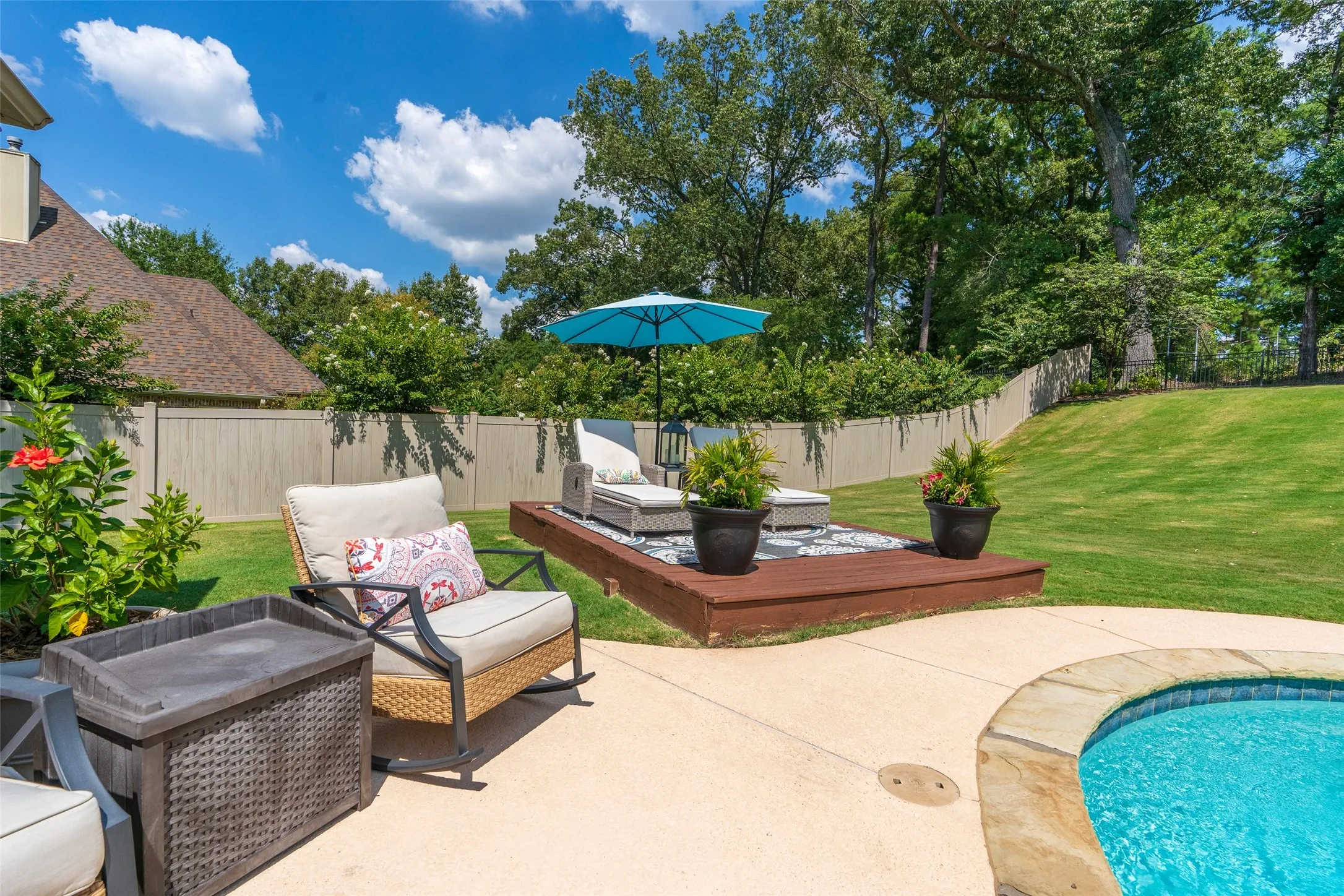Single Family Residence For Sale in Harrison County , 190 Lacebark Lane, Hallsville, Texas 75605, 4 Bedroom, 4 Bathroom, 3 Garage spaces, 2,742 Sqft, built in 2012, mls#21354675, Real Estate Agent in Hallsville, Homes For Sale in Harrison county, Homes For Sale in Hallsville, Realtor in Hallsville Texas, Real Estate Brokerage Independent Realty Texas, Luminita Cordes Realtor