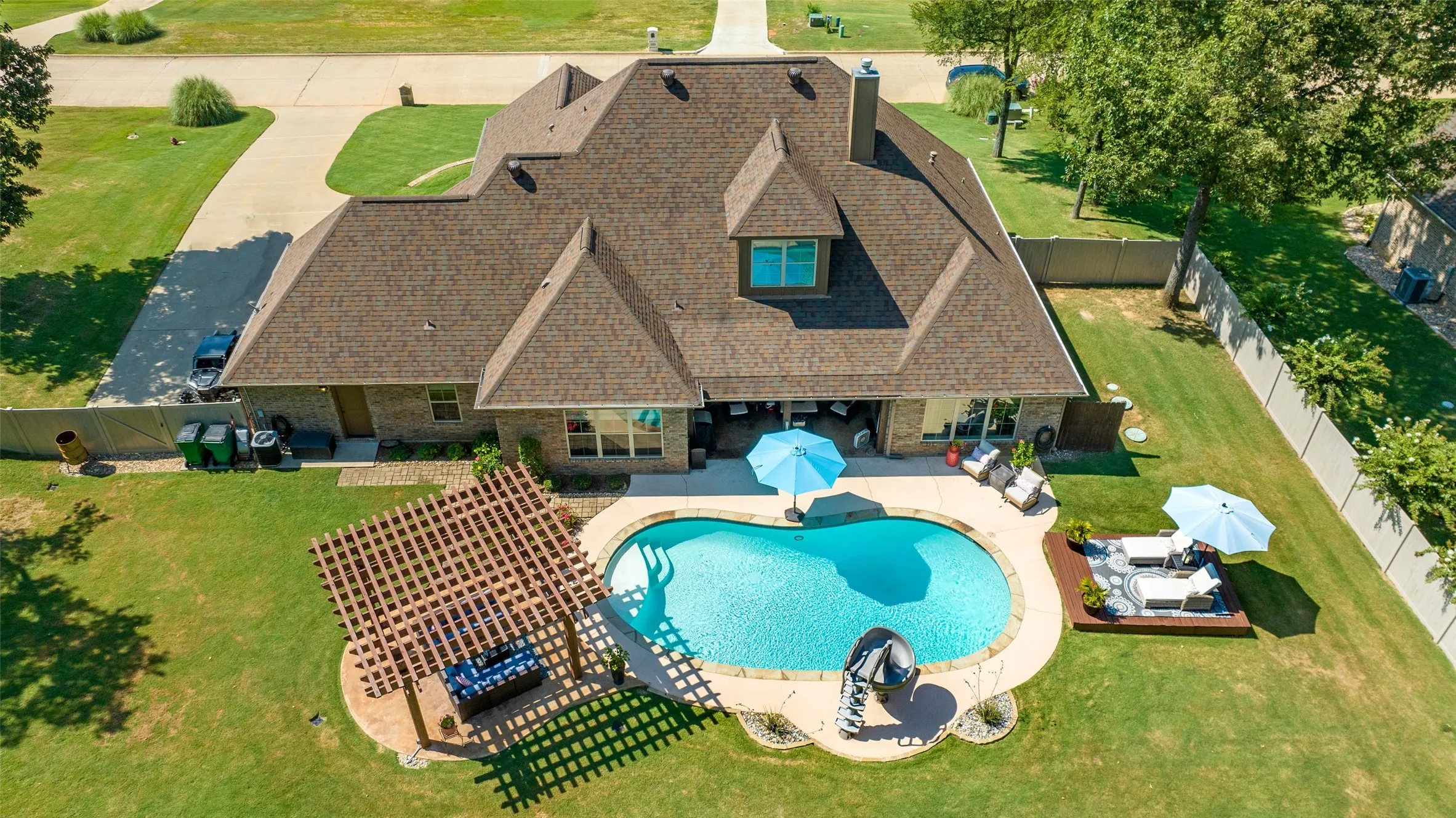 Single Family Residence For Sale in Harrison County , 190 Lacebark Lane, Hallsville, Texas 75605, 4 Bedroom, 4 Bathroom, 3 Garage spaces, 2,742 Sqft, built in 2012, mls#21354675, Real Estate Agent in Hallsville, Homes For Sale in Harrison county, Homes For Sale in Hallsville, Realtor in Hallsville Texas, Real Estate Brokerage Independent Realty Texas, Luminita Cordes Realtor