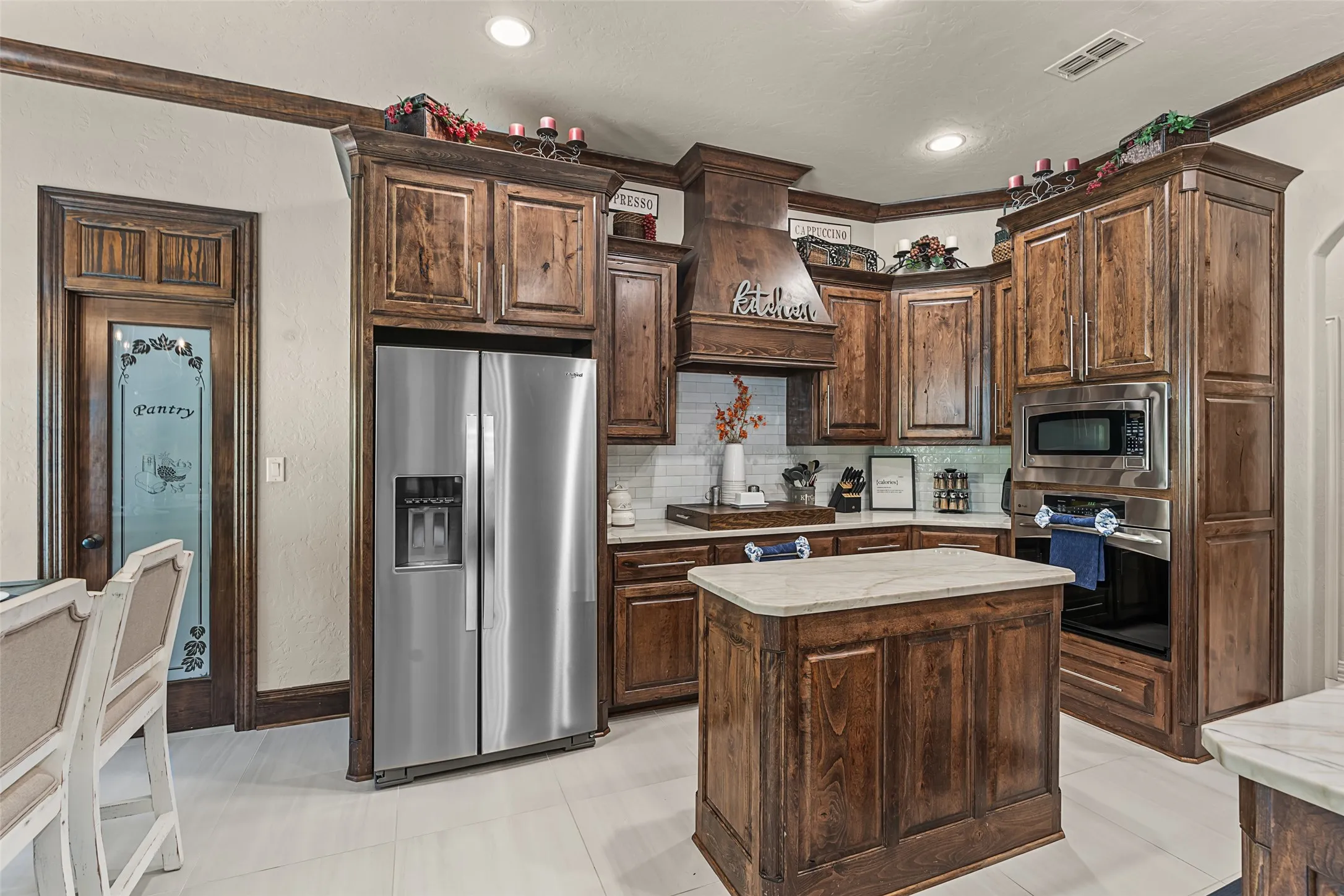 Single Family Residence For Sale in Harrison County , 190 Lacebark Lane, Hallsville, Texas 75605, 4 Bedroom, 4 Bathroom, 3 Garage spaces, 2,742 Sqft, built in 2012, mls#21354675, Real Estate Agent in Hallsville, Homes For Sale in Harrison county, Homes For Sale in Hallsville, Realtor in Hallsville Texas, Real Estate Brokerage Independent Realty Texas, Luminita Cordes Realtor