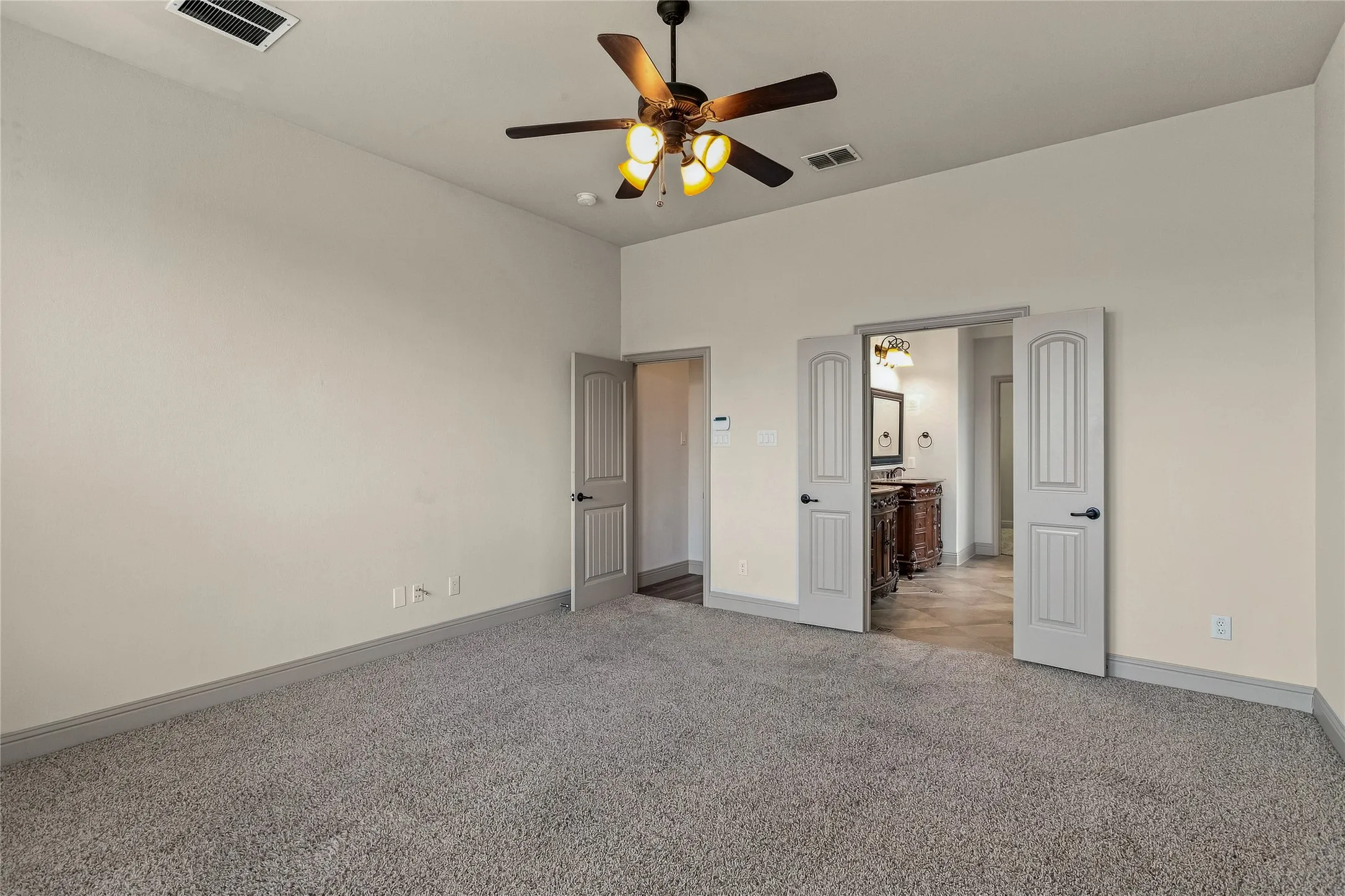 Single Family Residence For Sale in Kaufman County , 1005 Finsbury Park, Forney, Texas 75126, 3 Bedroom, 3 Bathroom, 2 Garage spaces, 2,726 Sqft, built in 2010, mls#21354187, Real Estate Agent in Forney, Homes For Sale in Kaufman county, Homes For Sale in Forney, Realtor in Forney Texas, Real Estate Brokerage Independent Realty Texas, Luminita Cordes Realtor
