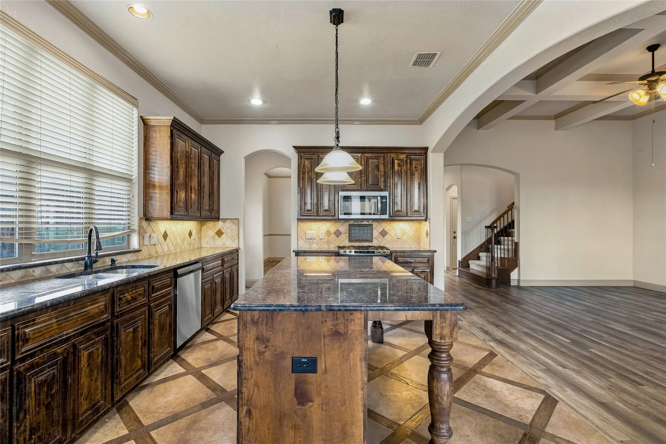 Single Family Residence For Sale in Kaufman County , 1005 Finsbury Park, Forney, Texas 75126, 3 Bedroom, 3 Bathroom, 2 Garage spaces, 2,726 Sqft, built in 2010, mls#21354187, Real Estate Agent in Forney, Homes For Sale in Kaufman county, Homes For Sale in Forney, Realtor in Forney Texas, Real Estate Brokerage Independent Realty Texas, Luminita Cordes Realtor