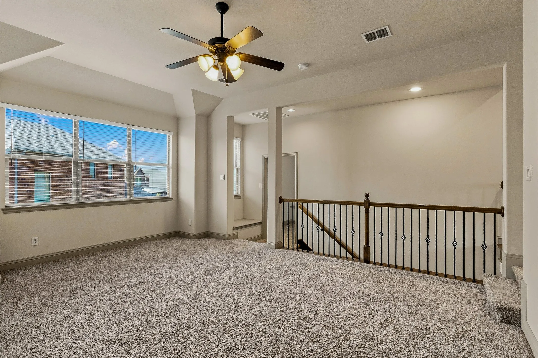 Single Family Residence For Sale in Kaufman County , 1005 Finsbury Park, Forney, Texas 75126, 3 Bedroom, 3 Bathroom, 2 Garage spaces, 2,726 Sqft, built in 2010, mls#21354187, Real Estate Agent in Forney, Homes For Sale in Kaufman county, Homes For Sale in Forney, Realtor in Forney Texas, Real Estate Brokerage Independent Realty Texas, Luminita Cordes Realtor