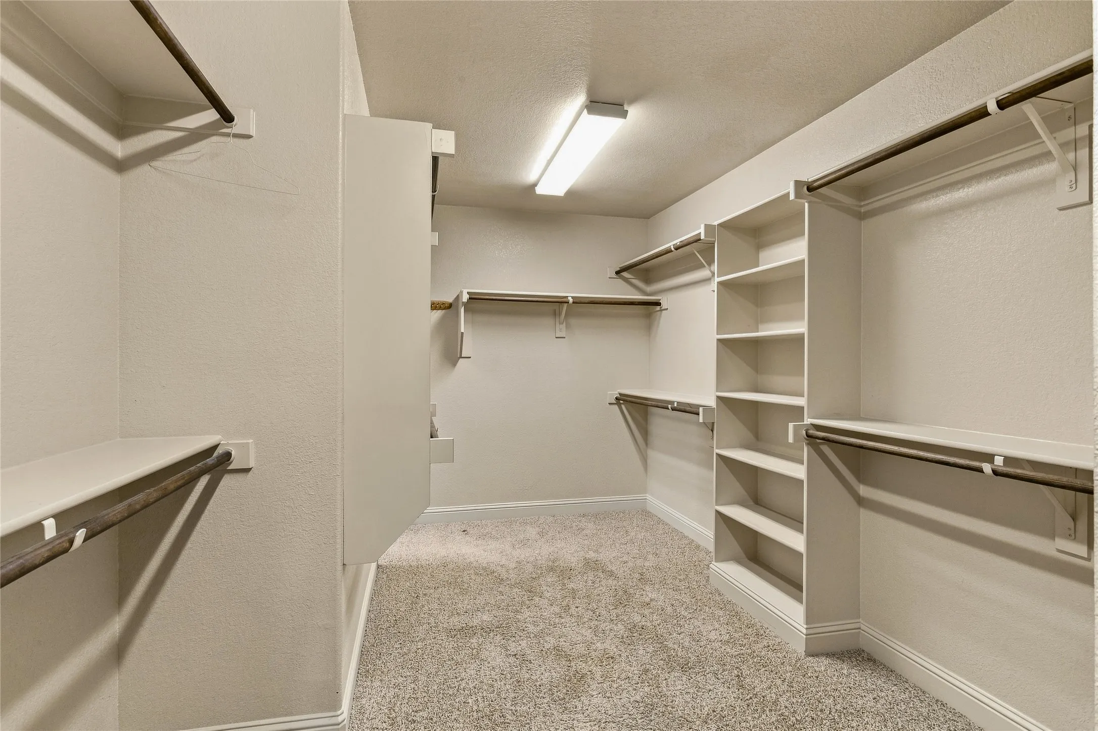 Single Family Residence For Sale in Kaufman County , 1005 Finsbury Park, Forney, Texas 75126, 3 Bedroom, 3 Bathroom, 2 Garage spaces, 2,726 Sqft, built in 2010, mls#21354187, Real Estate Agent in Forney, Homes For Sale in Kaufman county, Homes For Sale in Forney, Realtor in Forney Texas, Real Estate Brokerage Independent Realty Texas, Luminita Cordes Realtor