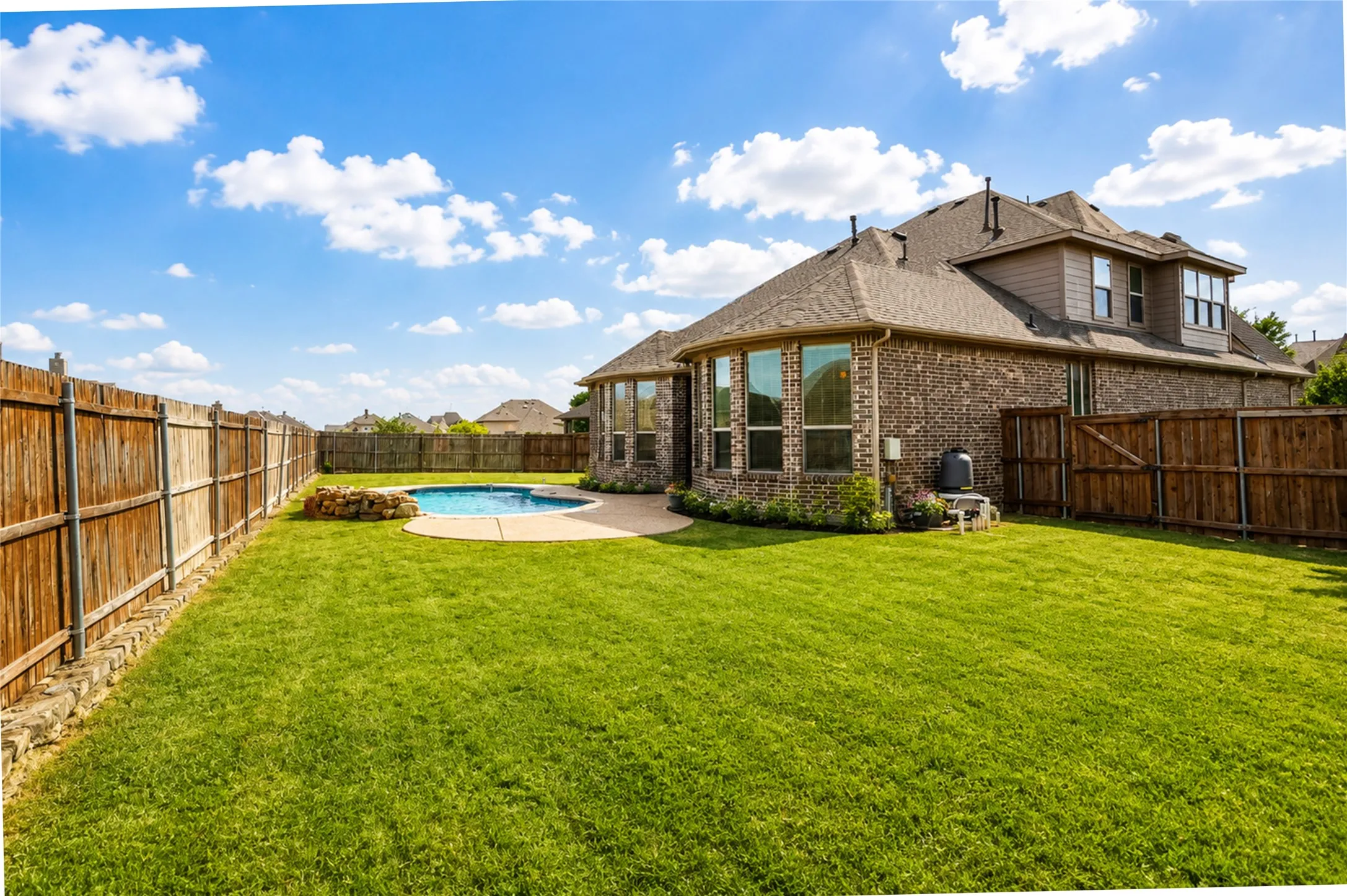 Single Family Residence For Sale in Kaufman County , 1005 Finsbury Park, Forney, Texas 75126, 3 Bedroom, 3 Bathroom, 2 Garage spaces, 2,726 Sqft, built in 2010, mls#21354187, Real Estate Agent in Forney, Homes For Sale in Kaufman county, Homes For Sale in Forney, Realtor in Forney Texas, Real Estate Brokerage Independent Realty Texas, Luminita Cordes Realtor