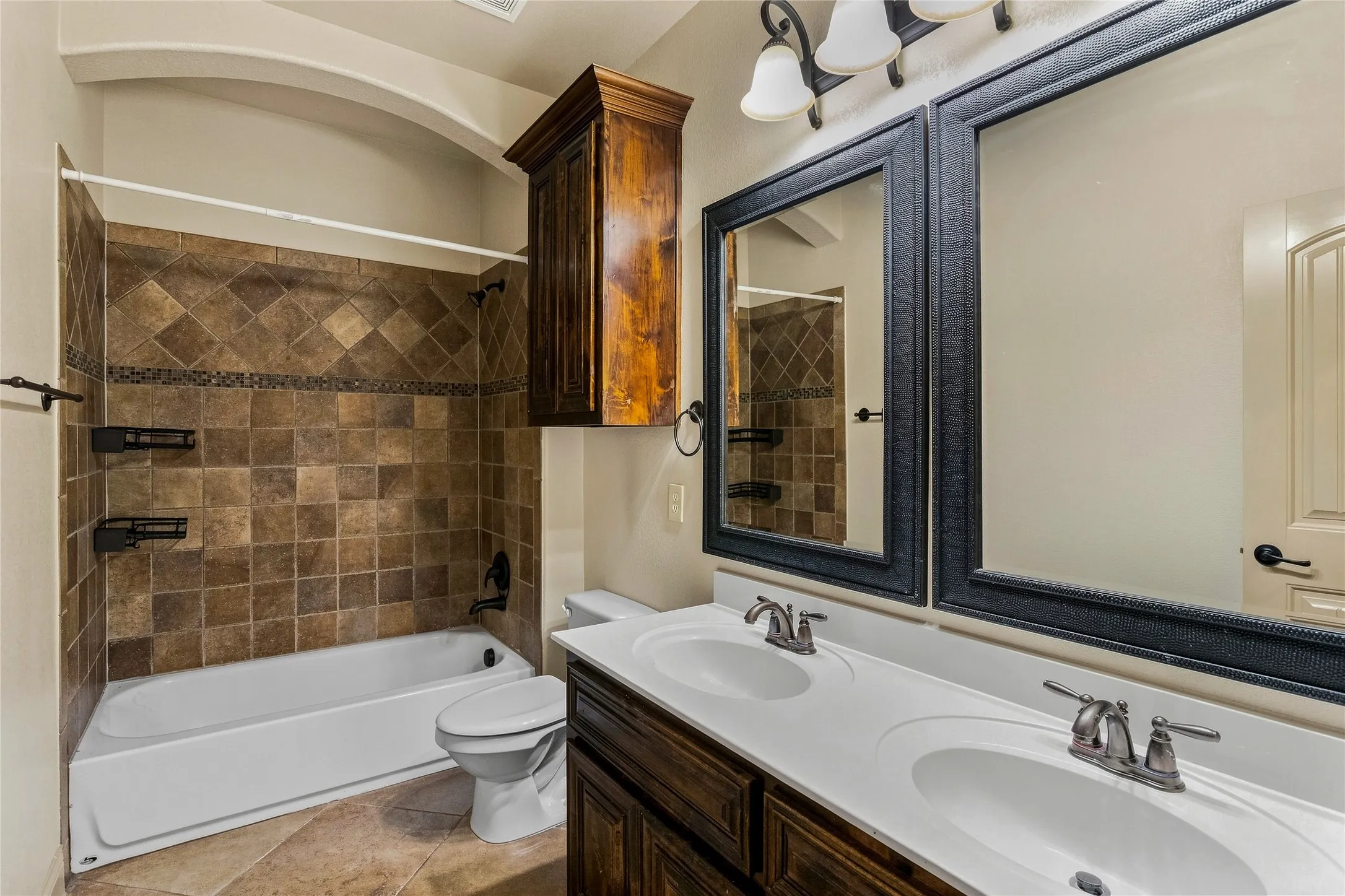 Single Family Residence For Sale in Kaufman County , 1005 Finsbury Park, Forney, Texas 75126, 3 Bedroom, 3 Bathroom, 2 Garage spaces, 2,726 Sqft, built in 2010, mls#21354187, Real Estate Agent in Forney, Homes For Sale in Kaufman county, Homes For Sale in Forney, Realtor in Forney Texas, Real Estate Brokerage Independent Realty Texas, Luminita Cordes Realtor