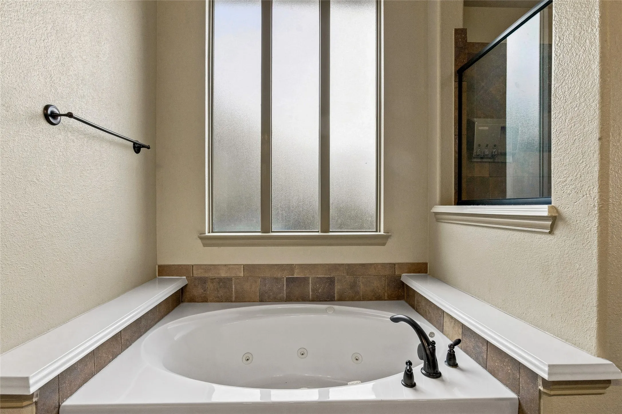 Single Family Residence For Sale in Kaufman County , 1005 Finsbury Park, Forney, Texas 75126, 3 Bedroom, 3 Bathroom, 2 Garage spaces, 2,726 Sqft, built in 2010, mls#21354187, Real Estate Agent in Forney, Homes For Sale in Kaufman county, Homes For Sale in Forney, Realtor in Forney Texas, Real Estate Brokerage Independent Realty Texas, Luminita Cordes Realtor