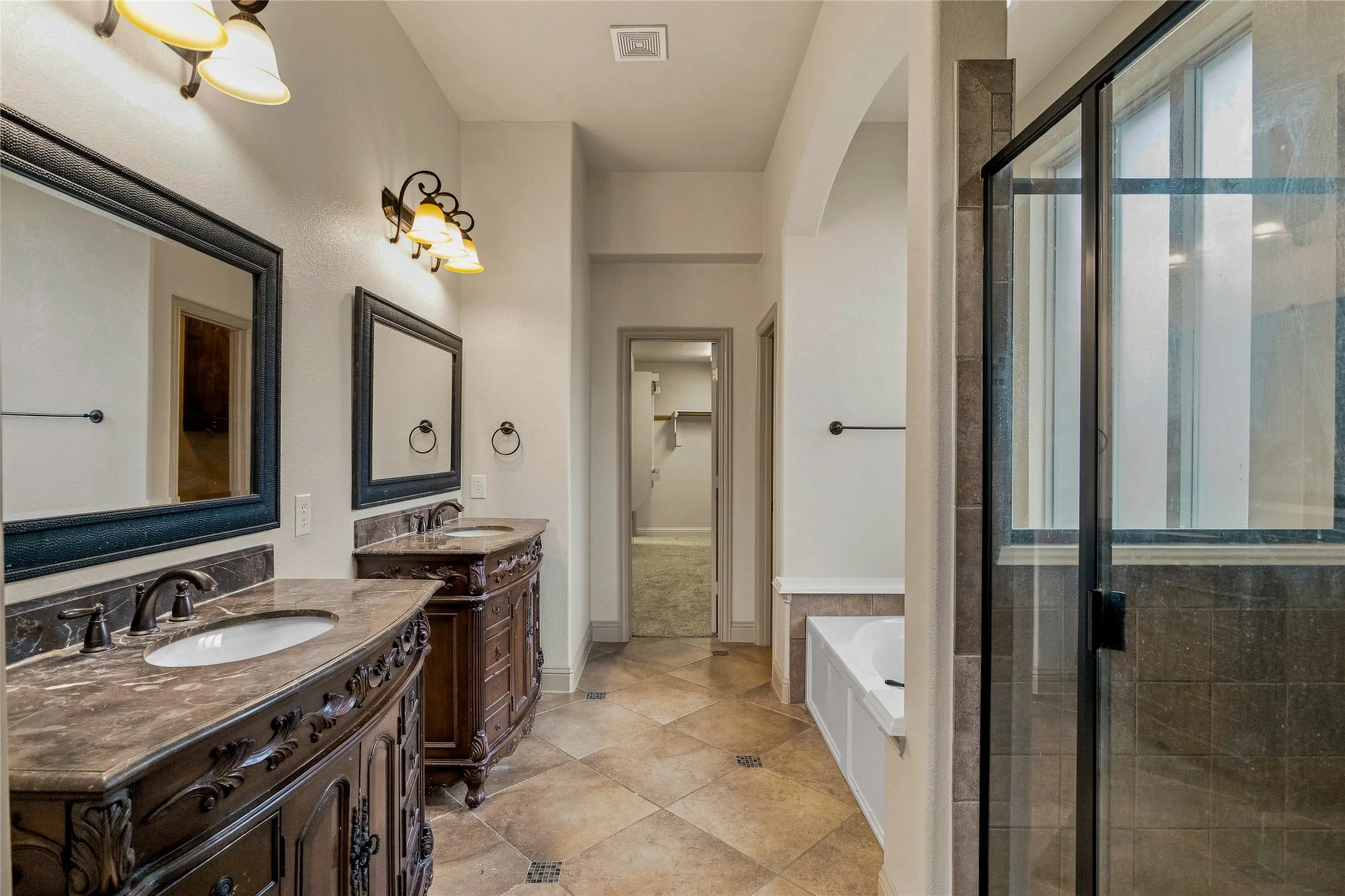Single Family Residence For Sale in Kaufman County , 1005 Finsbury Park, Forney, Texas 75126, 3 Bedroom, 3 Bathroom, 2 Garage spaces, 2,726 Sqft, built in 2010, mls#21354187, Real Estate Agent in Forney, Homes For Sale in Kaufman county, Homes For Sale in Forney, Realtor in Forney Texas, Real Estate Brokerage Independent Realty Texas, Luminita Cordes Realtor