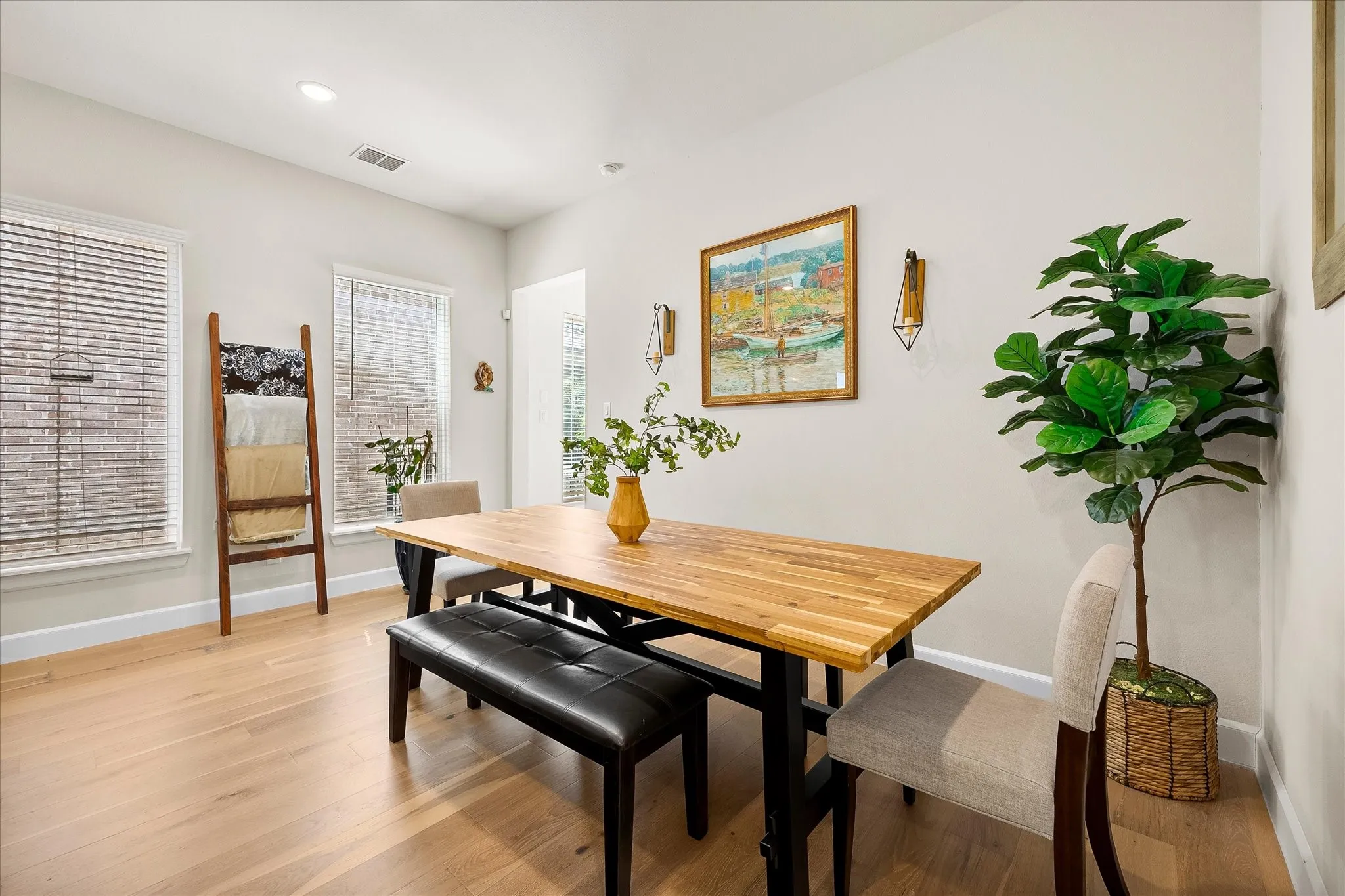 Single Family Residence For Sale in Rockwall County , 3552 Golden Bell Court, Heath, Texas 75126, 4 Bedroom, 4 Bathroom, 2 Garage spaces, 2,889 Sqft, built in 2022, mls#21351146, Real Estate Agent in Heath, Homes For Sale in Rockwall county, Homes For Sale in Heath, Realtor in Heath Texas, Real Estate Brokerage Independent Realty Texas, Luminita Cordes Realtor