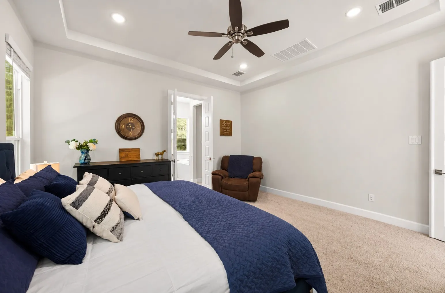 Single Family Residence For Sale in Rockwall County , 3552 Golden Bell Court, Heath, Texas 75126, 4 Bedroom, 4 Bathroom, 2 Garage spaces, 2,889 Sqft, built in 2022, mls#21351146, Real Estate Agent in Heath, Homes For Sale in Rockwall county, Homes For Sale in Heath, Realtor in Heath Texas, Real Estate Brokerage Independent Realty Texas, Luminita Cordes Realtor