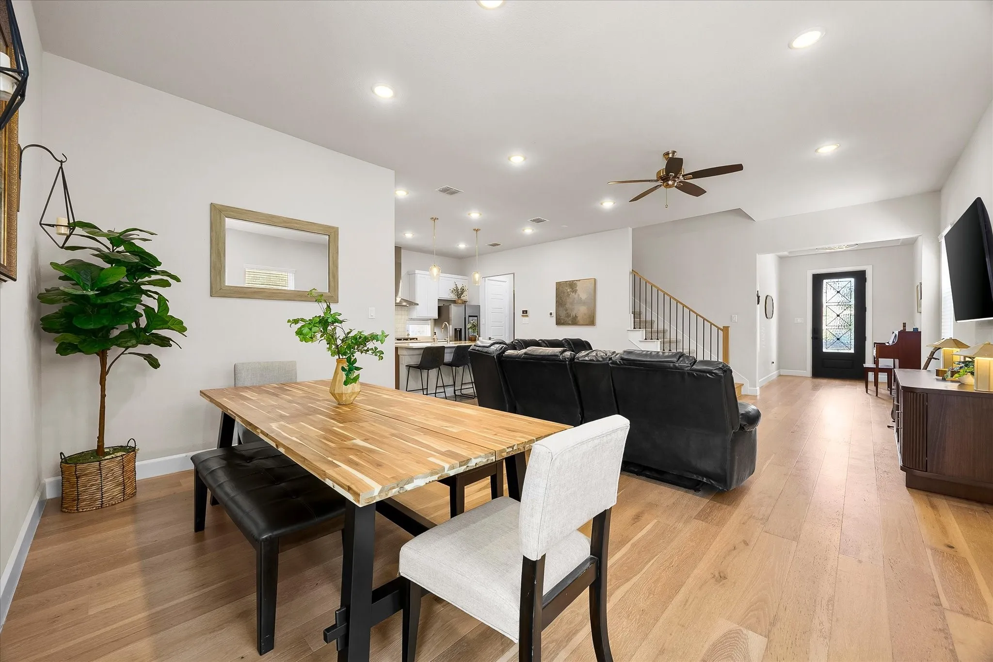 Single Family Residence For Sale in Rockwall County , 3552 Golden Bell Court, Heath, Texas 75126, 4 Bedroom, 4 Bathroom, 2 Garage spaces, 2,889 Sqft, built in 2022, mls#21351146, Real Estate Agent in Heath, Homes For Sale in Rockwall county, Homes For Sale in Heath, Realtor in Heath Texas, Real Estate Brokerage Independent Realty Texas, Luminita Cordes Realtor