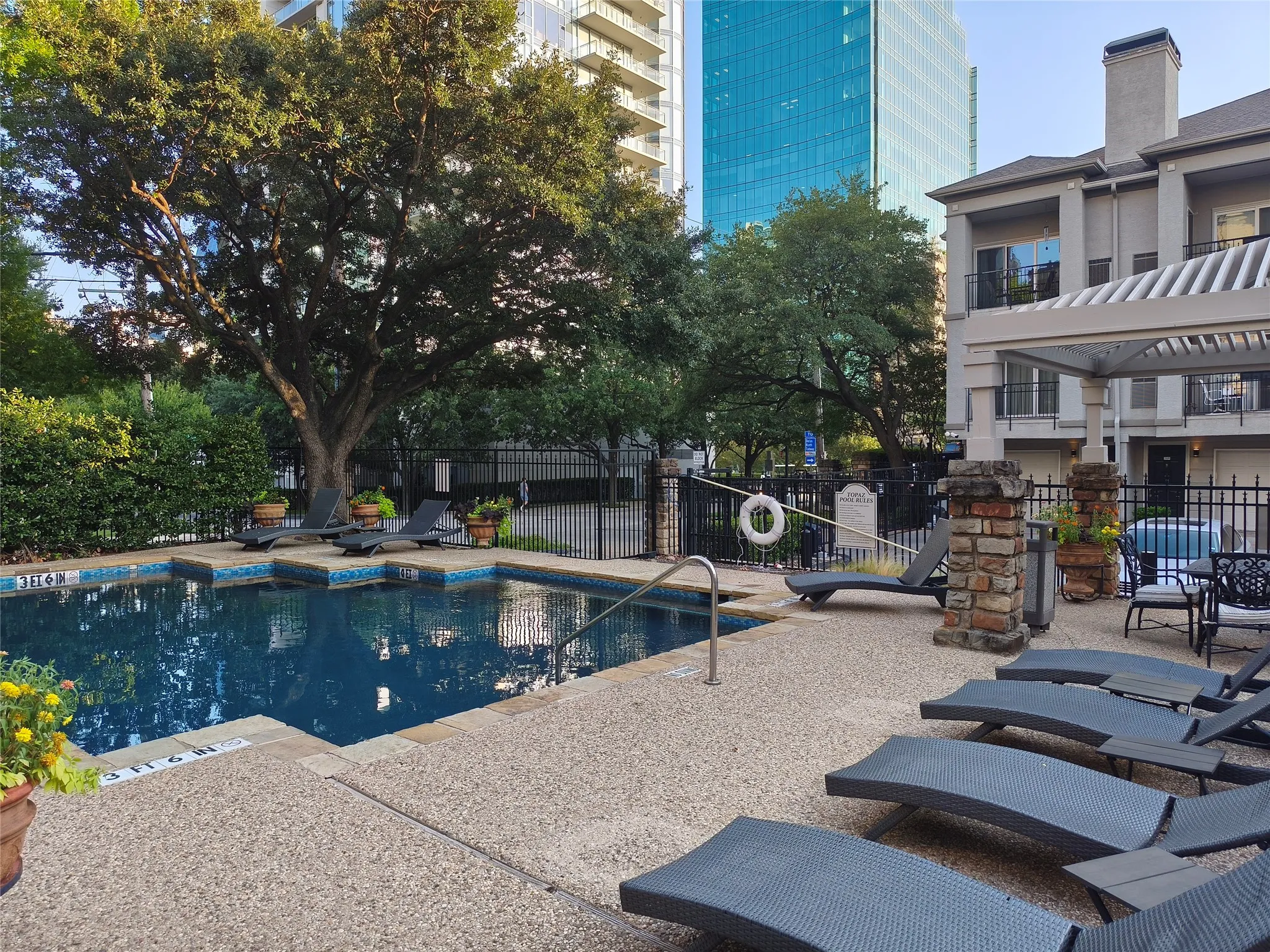 Condominium For Sale in Dallas County , 2201 Wolf Street 2205, Dallas, Texas 75201, 1 Bedroom, 1 Bathroom, 1 Garage spaces, 1,025 Sqft, built in 1995, mls#21354690, Real Estate Agent in Dallas, Homes For Sale in Dallas county, Homes For Sale in Dallas, Realtor in Dallas Texas, Real Estate Brokerage Independent Realty Texas, Luminita Cordes Realtor