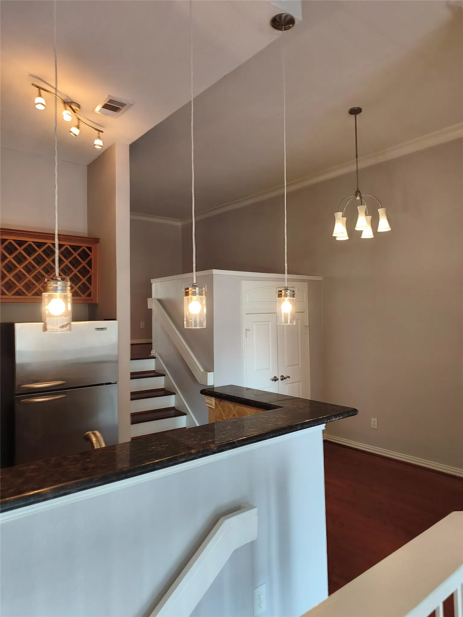 Condominium For Sale in Dallas County , 2201 Wolf Street 2205, Dallas, Texas 75201, 1 Bedroom, 1 Bathroom, 1 Garage spaces, 1,025 Sqft, built in 1995, mls#21354690, Real Estate Agent in Dallas, Homes For Sale in Dallas county, Homes For Sale in Dallas, Realtor in Dallas Texas, Real Estate Brokerage Independent Realty Texas, Luminita Cordes Realtor