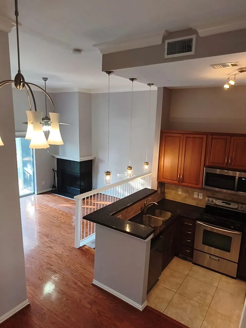 Condominium For Sale in Dallas County , 2201 Wolf Street 2205, Dallas, Texas 75201, 1 Bedroom, 1 Bathroom, 1 Garage spaces, 1,025 Sqft, built in 1995, mls#21354690, Real Estate Agent in Dallas, Homes For Sale in Dallas county, Homes For Sale in Dallas, Realtor in Dallas Texas, Real Estate Brokerage Independent Realty Texas, Luminita Cordes Realtor