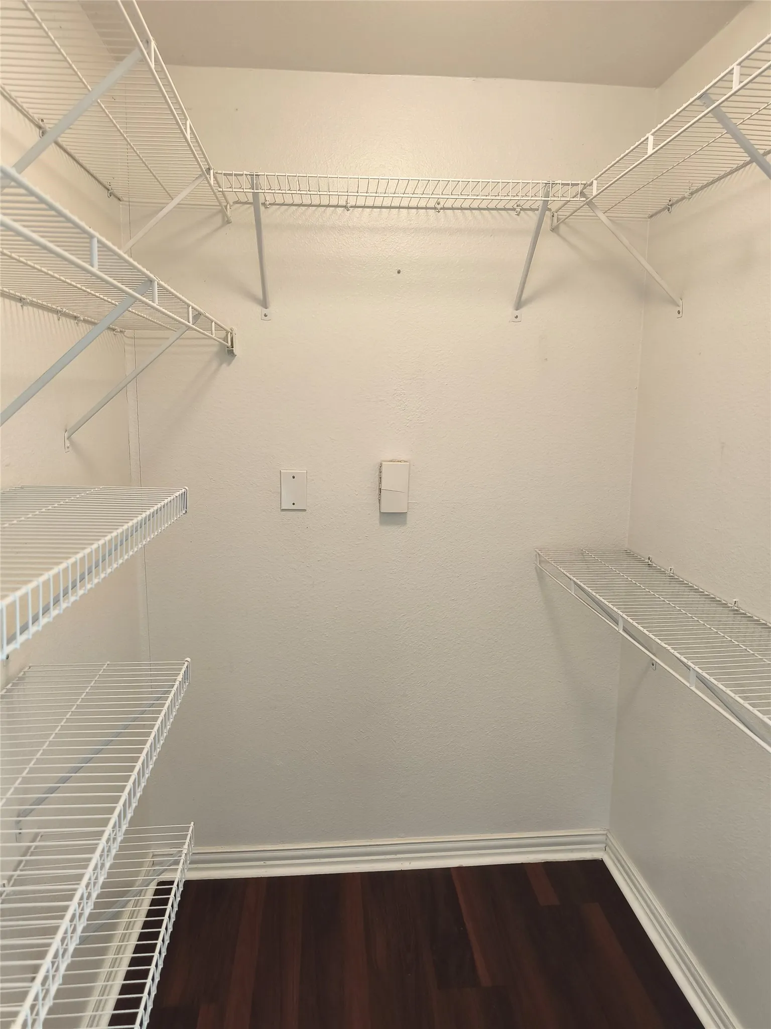 Condominium For Sale in Dallas County , 2201 Wolf Street 2205, Dallas, Texas 75201, 1 Bedroom, 1 Bathroom, 1 Garage spaces, 1,025 Sqft, built in 1995, mls#21354690, Real Estate Agent in Dallas, Homes For Sale in Dallas county, Homes For Sale in Dallas, Realtor in Dallas Texas, Real Estate Brokerage Independent Realty Texas, Luminita Cordes Realtor