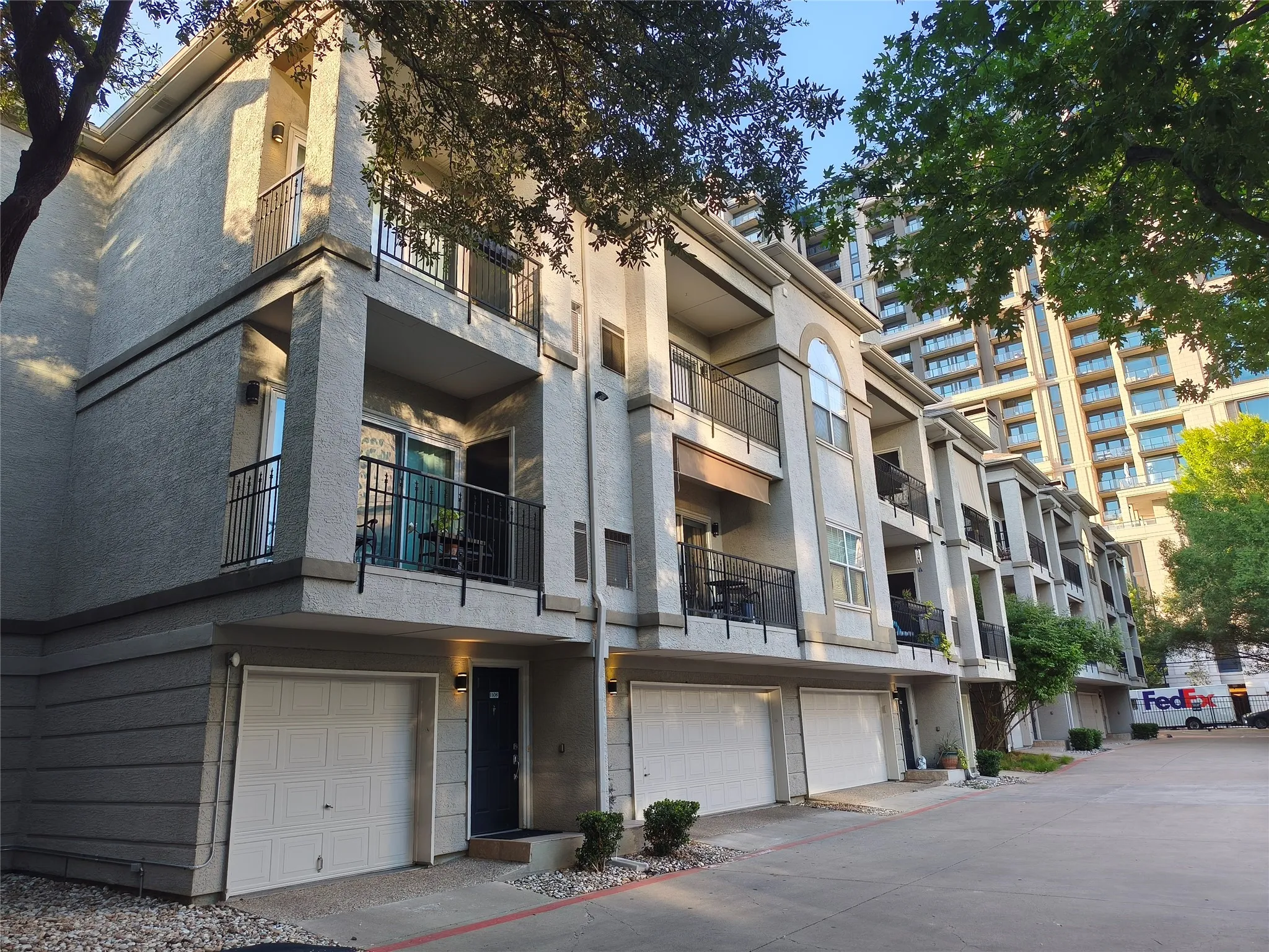 Condominium For Sale in Dallas County , 2201 Wolf Street 2205, Dallas, Texas 75201, 1 Bedroom, 1 Bathroom, 1 Garage spaces, 1,025 Sqft, built in 1995, mls#21354690, Real Estate Agent in Dallas, Homes For Sale in Dallas county, Homes For Sale in Dallas, Realtor in Dallas Texas, Real Estate Brokerage Independent Realty Texas, Luminita Cordes Realtor