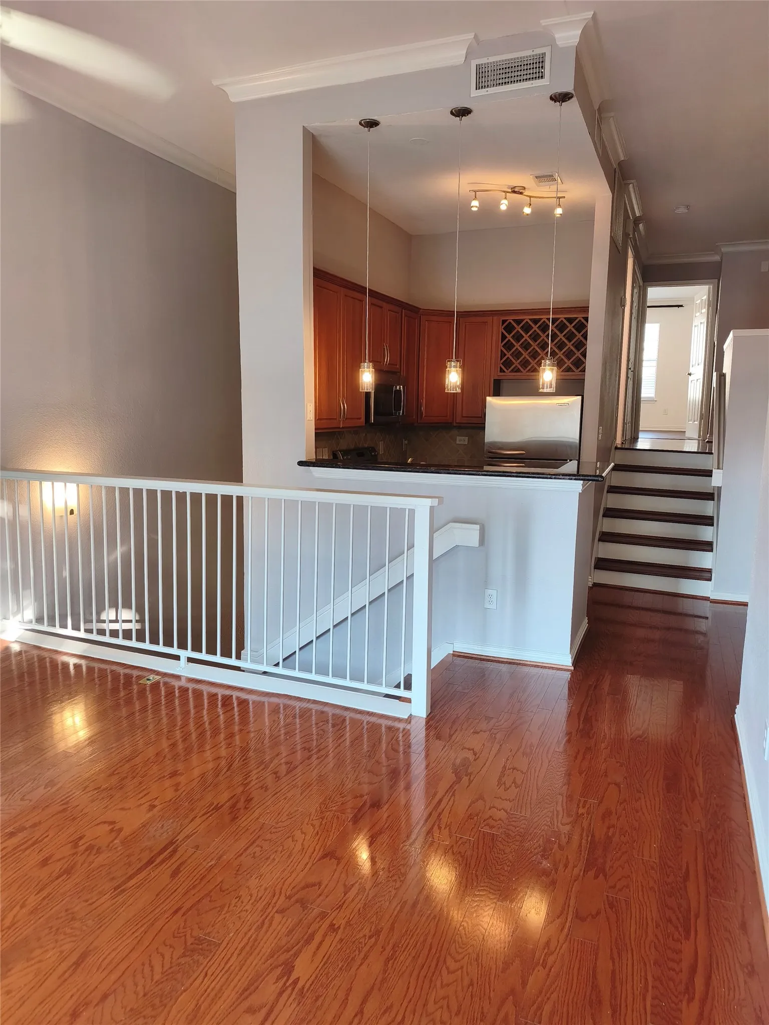 Condominium For Sale in Dallas County , 2201 Wolf Street 2205, Dallas, Texas 75201, 1 Bedroom, 1 Bathroom, 1 Garage spaces, 1,025 Sqft, built in 1995, mls#21354690, Real Estate Agent in Dallas, Homes For Sale in Dallas county, Homes For Sale in Dallas, Realtor in Dallas Texas, Real Estate Brokerage Independent Realty Texas, Luminita Cordes Realtor