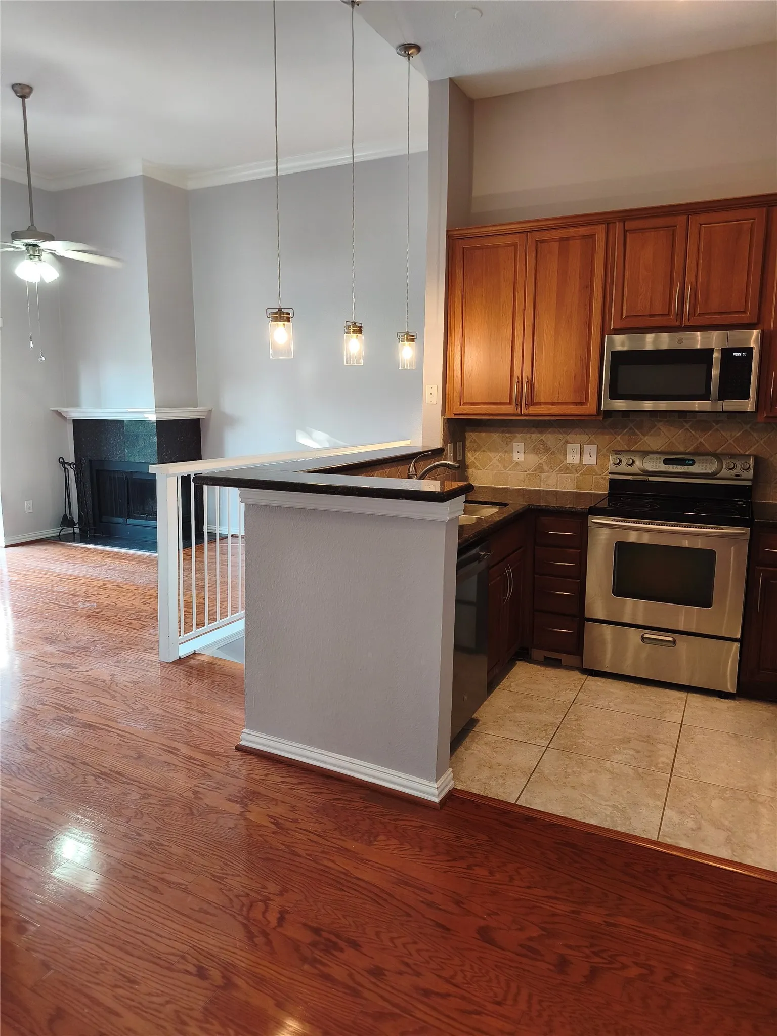 Condominium For Sale in Dallas County , 2201 Wolf Street 2205, Dallas, Texas 75201, 1 Bedroom, 1 Bathroom, 1 Garage spaces, 1,025 Sqft, built in 1995, mls#21354690, Real Estate Agent in Dallas, Homes For Sale in Dallas county, Homes For Sale in Dallas, Realtor in Dallas Texas, Real Estate Brokerage Independent Realty Texas, Luminita Cordes Realtor