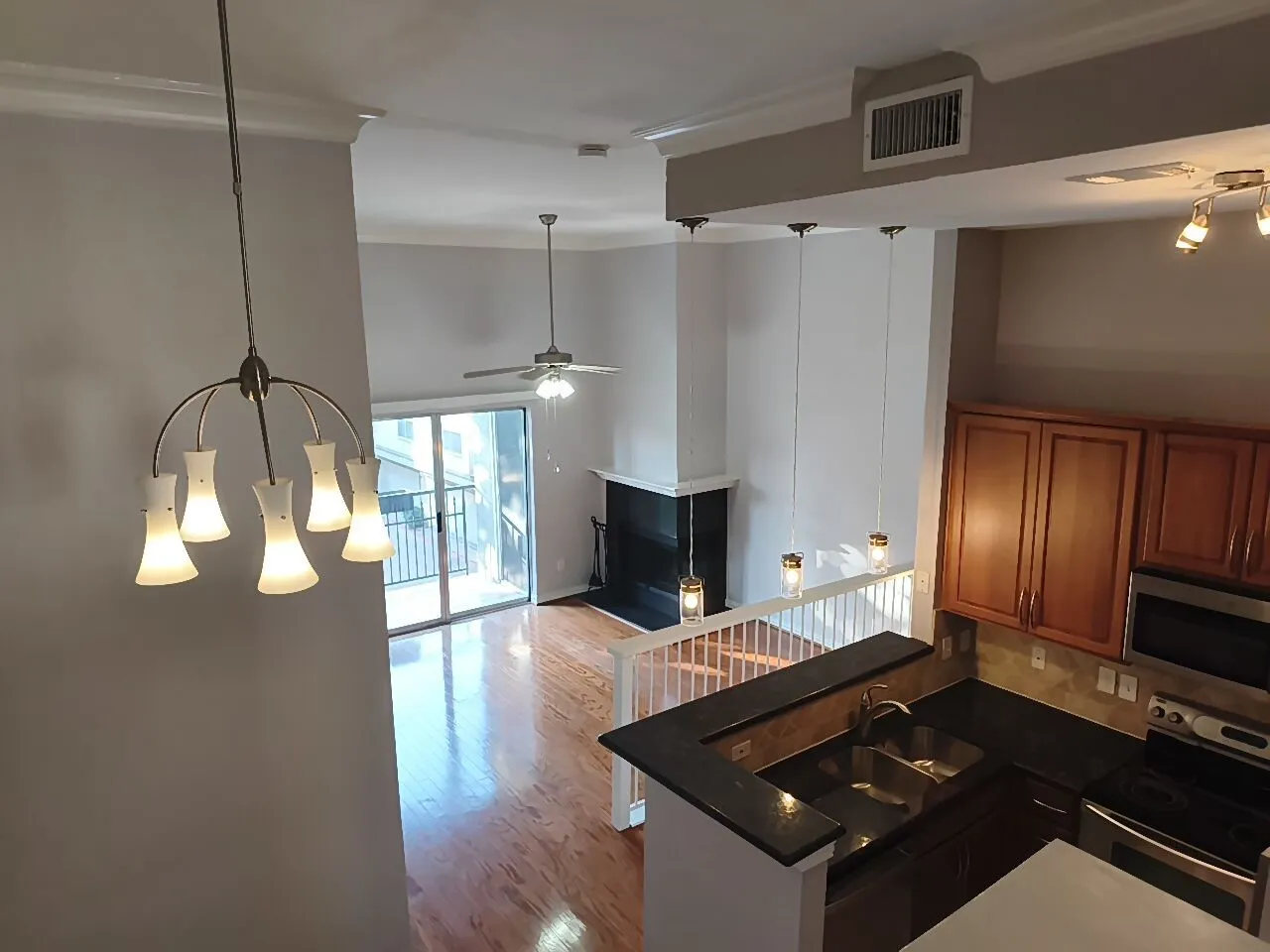Condominium For Sale in Dallas County , 2201 Wolf Street 2205, Dallas, Texas 75201, 1 Bedroom, 1 Bathroom, 1 Garage spaces, 1,025 Sqft, built in 1995, mls#21354690, Real Estate Agent in Dallas, Homes For Sale in Dallas county, Homes For Sale in Dallas, Realtor in Dallas Texas, Real Estate Brokerage Independent Realty Texas, Luminita Cordes Realtor