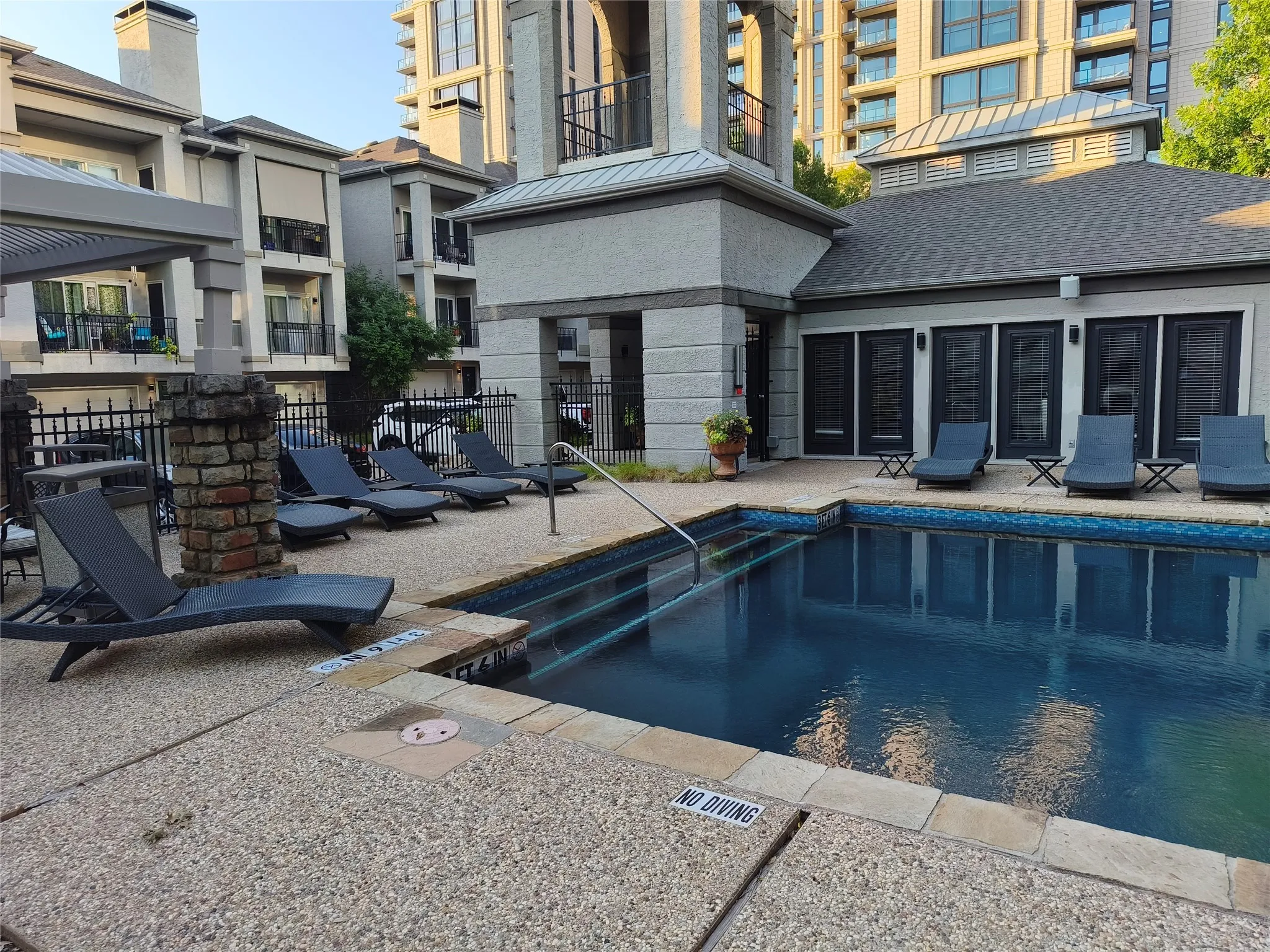 Condominium For Sale in Dallas County , 2201 Wolf Street 2205, Dallas, Texas 75201, 1 Bedroom, 1 Bathroom, 1 Garage spaces, 1,025 Sqft, built in 1995, mls#21354690, Real Estate Agent in Dallas, Homes For Sale in Dallas county, Homes For Sale in Dallas, Realtor in Dallas Texas, Real Estate Brokerage Independent Realty Texas, Luminita Cordes Realtor
