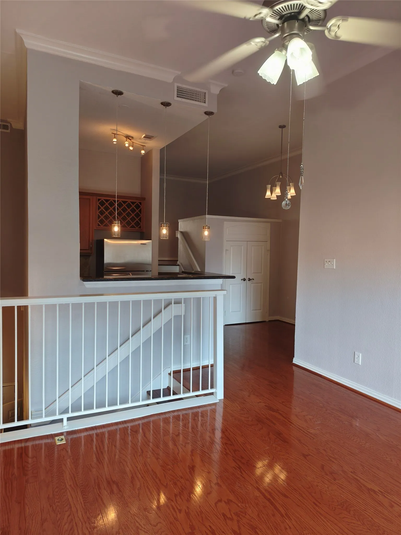 Condominium For Sale in Dallas County , 2201 Wolf Street 2205, Dallas, Texas 75201, 1 Bedroom, 1 Bathroom, 1 Garage spaces, 1,025 Sqft, built in 1995, mls#21354690, Real Estate Agent in Dallas, Homes For Sale in Dallas county, Homes For Sale in Dallas, Realtor in Dallas Texas, Real Estate Brokerage Independent Realty Texas, Luminita Cordes Realtor