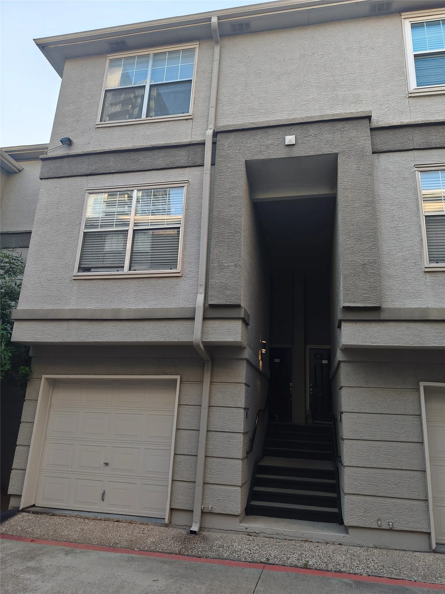 Condominium For Sale in Dallas County , 2201 Wolf Street 2205, Dallas, Texas 75201, 1 Bedroom, 1 Bathroom, 1 Garage spaces, 1,025 Sqft, built in 1995, mls#21354690, Real Estate Agent in Dallas, Homes For Sale in Dallas county, Homes For Sale in Dallas, Realtor in Dallas Texas, Real Estate Brokerage Independent Realty Texas, Luminita Cordes Realtor