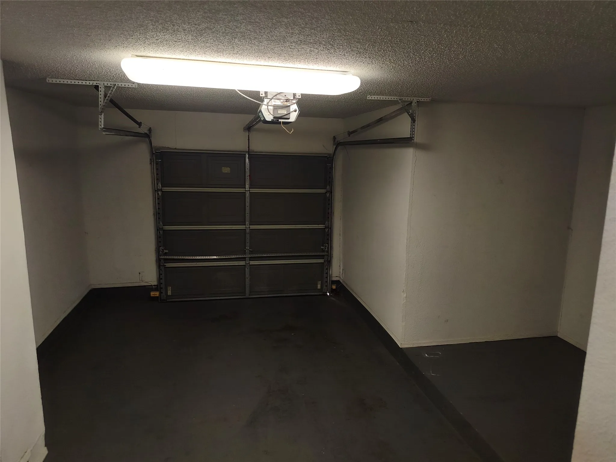 Condominium For Sale in Dallas County , 2201 Wolf Street 2205, Dallas, Texas 75201, 1 Bedroom, 1 Bathroom, 1 Garage spaces, 1,025 Sqft, built in 1995, mls#21354690, Real Estate Agent in Dallas, Homes For Sale in Dallas county, Homes For Sale in Dallas, Realtor in Dallas Texas, Real Estate Brokerage Independent Realty Texas, Luminita Cordes Realtor