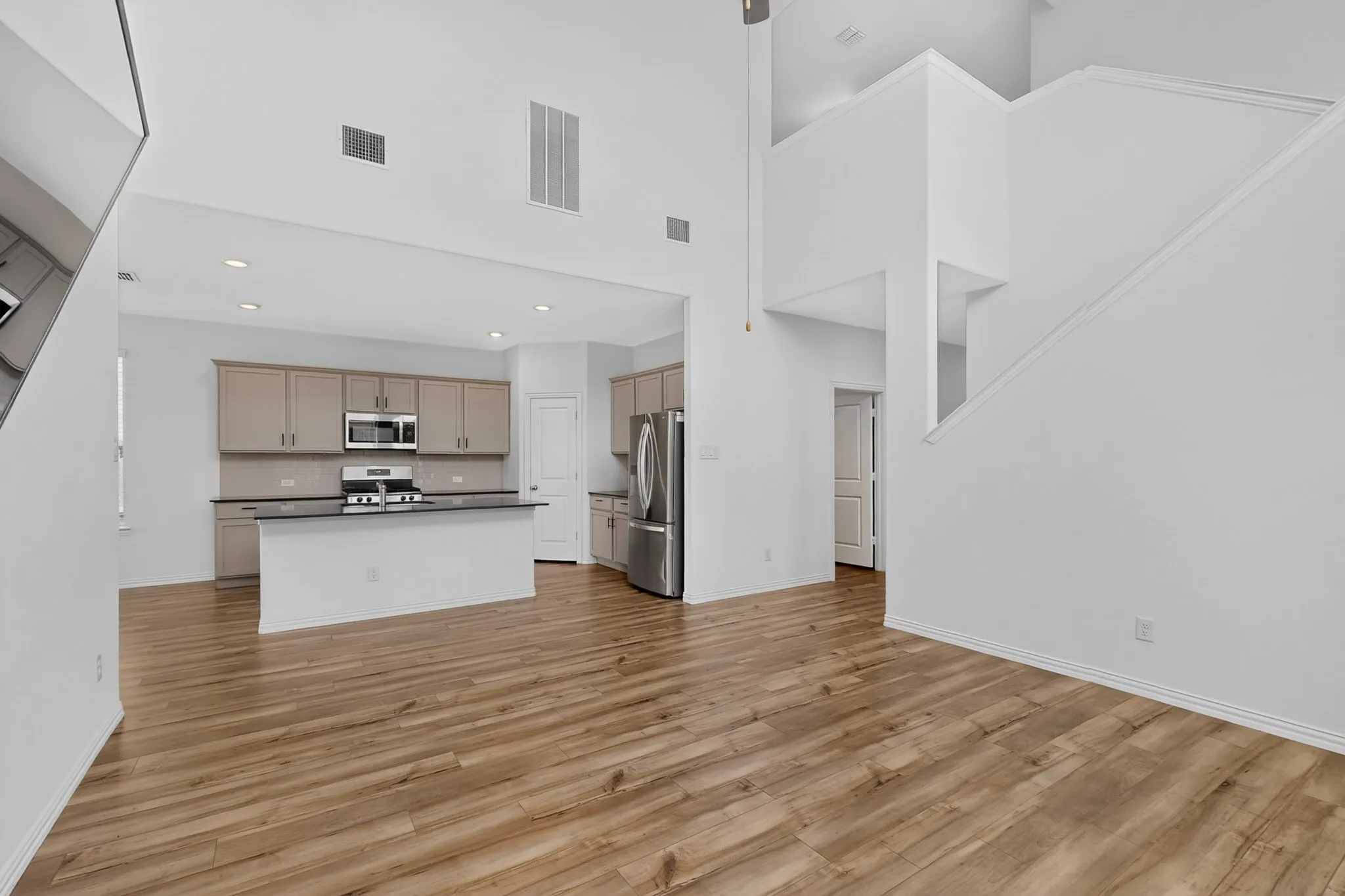 Single Family Residence For Rent in Denton County , 1309 Canuela Way, Justin, Texas 76247, 3 Bedroom, 3 Bathroom, 2 Garage spaces, 2,091 Sqft, built in 2022, mls#21354562, Real Estate Agent in Justin, Homes For Rent in Denton county, Homes For Rent in Justin, Realtor in Justin Texas, Real Estate Brokerage Independent Realty Texas, Luminita Cordes Realtor