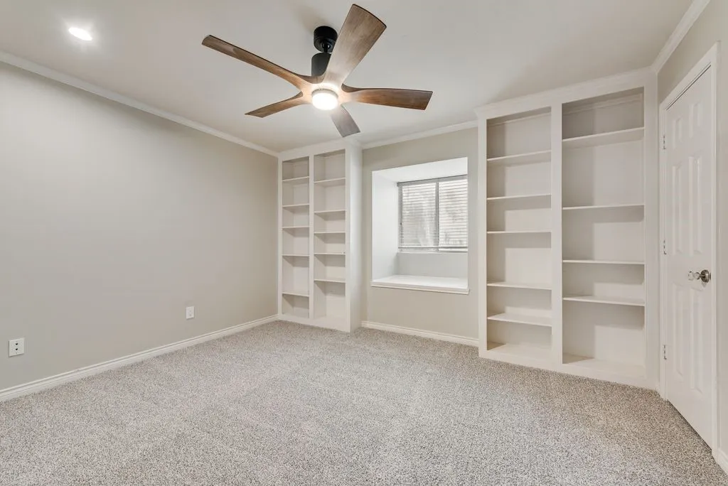 Single Family Residence For Sale in Rockwall County , 2 Eastshore Road, Heath, Texas 75032, 5 Bedroom, 4 Bathroom, 3 Garage spaces, 3,136 Sqft, built in 1983, mls#21354678, Real Estate Agent in Heath, Homes For Sale in Rockwall county, Homes For Sale in Heath, Realtor in Heath Texas, Real Estate Brokerage Independent Realty Texas, Luminita Cordes Realtor