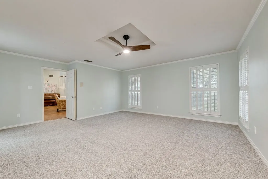Single Family Residence For Sale in Rockwall County , 2 Eastshore Road, Heath, Texas 75032, 5 Bedroom, 4 Bathroom, 3 Garage spaces, 3,136 Sqft, built in 1983, mls#21354678, Real Estate Agent in Heath, Homes For Sale in Rockwall county, Homes For Sale in Heath, Realtor in Heath Texas, Real Estate Brokerage Independent Realty Texas, Luminita Cordes Realtor