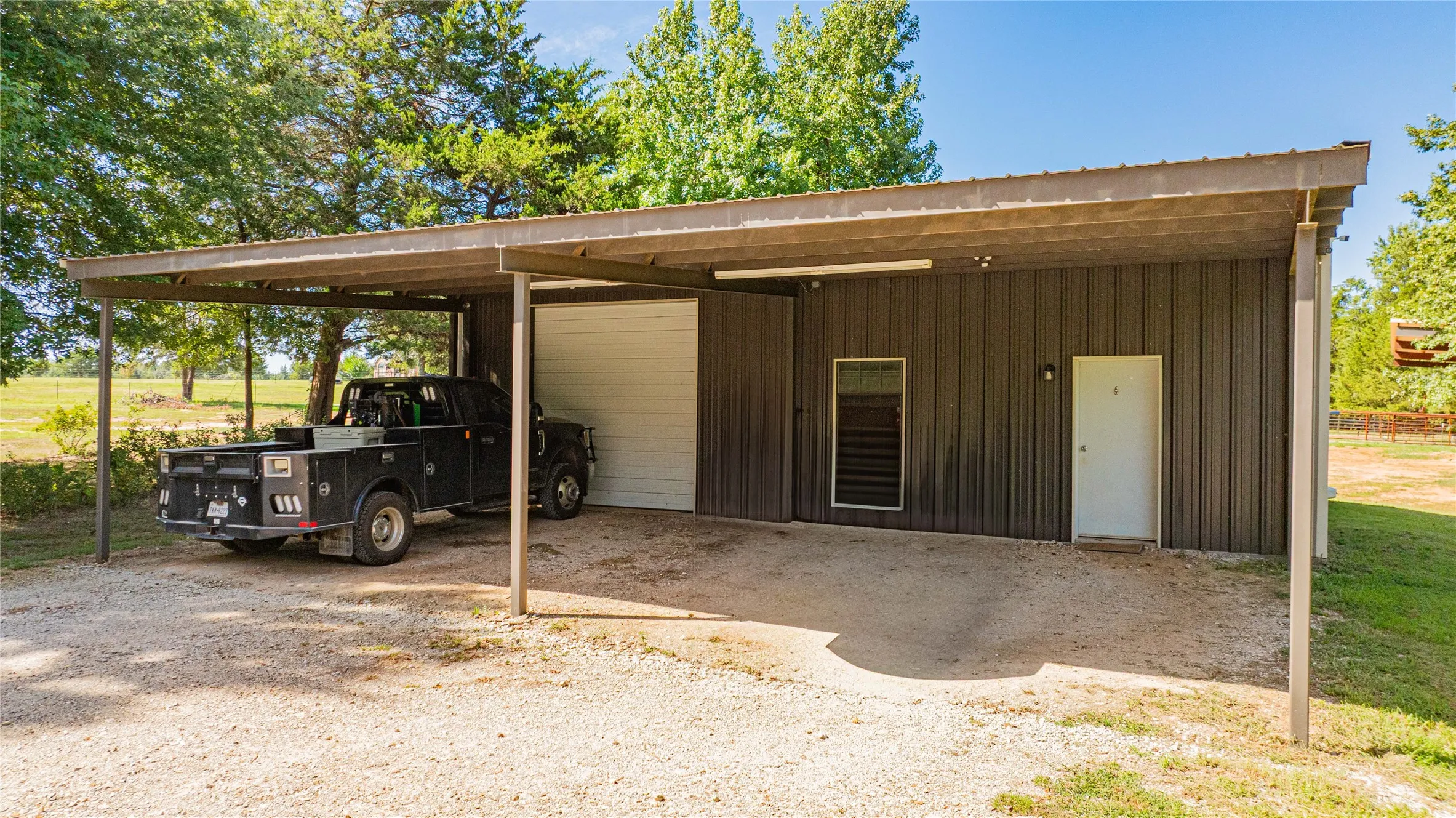 Apartment For Sale in Titus County , 7635 N US Highway 271 Highway, Mt Pleasant, Texas 75455, 3 Bedroom, 3 Bathroom, 2 Garage spaces, 3,000 Sqft, built in 2023, Price $575,000, mls#21347465, Real Estate Agent in Mt Pleasant, Homes For Sale in Titus county, Homes For Sale in Mt Pleasant, Realtor in Mt Pleasant Texas, Real Estate Brokerage Independent Realty Texas, Luminita Cordes Realtor