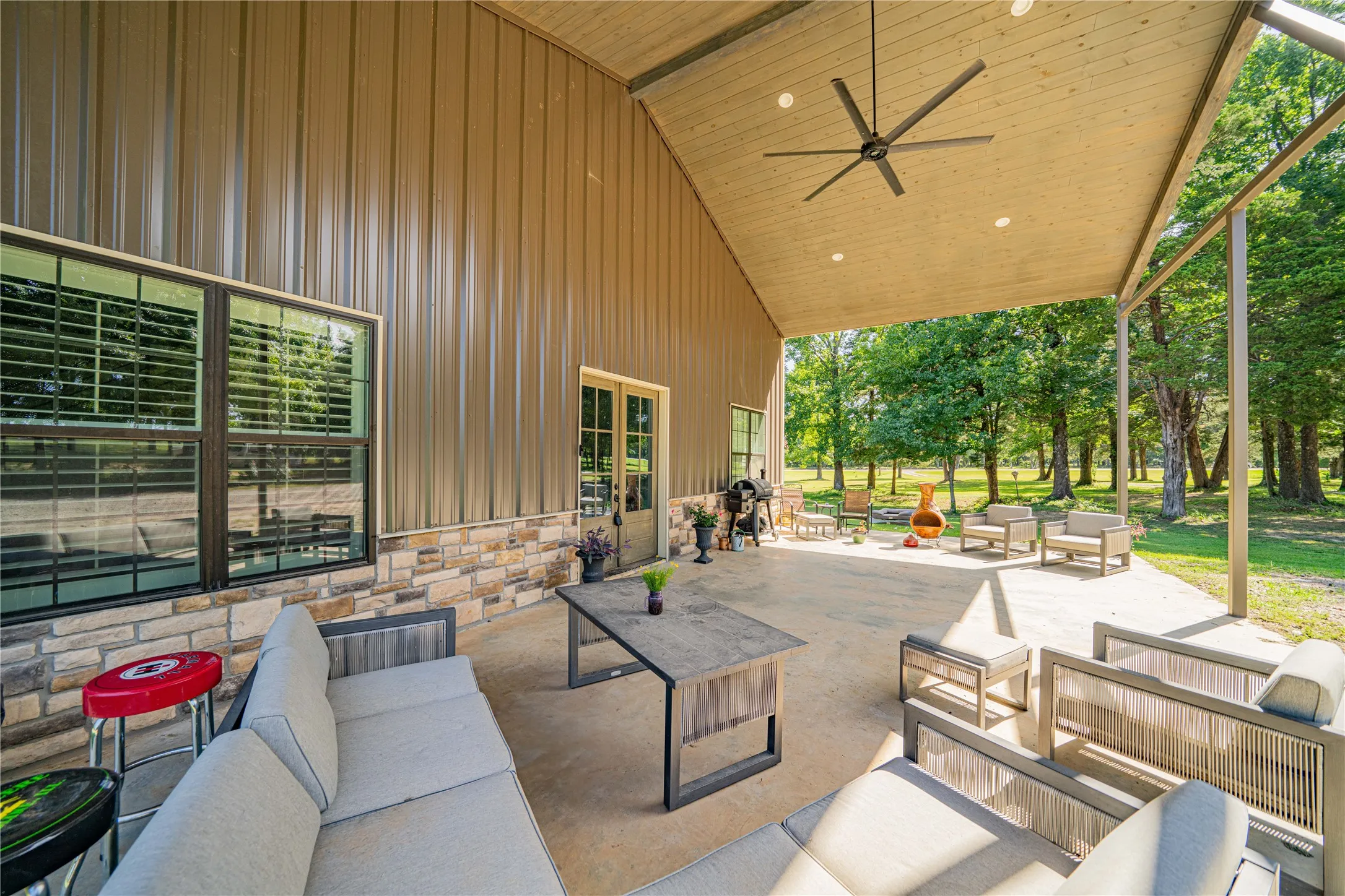 Apartment For Sale in Titus County , 7635 N US Highway 271 Highway, Mt Pleasant, Texas 75455, 3 Bedroom, 3 Bathroom, 2 Garage spaces, 3,000 Sqft, built in 2023, Price $575,000, mls#21347465, Real Estate Agent in Mt Pleasant, Homes For Sale in Titus county, Homes For Sale in Mt Pleasant, Realtor in Mt Pleasant Texas, Real Estate Brokerage Independent Realty Texas, Luminita Cordes Realtor
