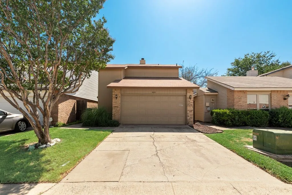 Townhouse For Sale in Dallas County , 3622 Corona Drive, Garland, Texas 75044, 2 Bedroom, 2 Bathroom, 2 Garage spaces, 1,101 Sqft, built in 1980, mls#21354705, Real Estate Agent in Garland, Homes For Sale in Dallas county, Homes For Sale in Garland, Realtor in Garland Texas, Real Estate Brokerage Independent Realty Texas, Luminita Cordes Realtor