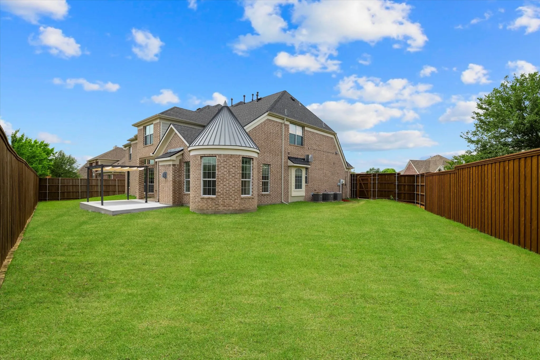 Single Family Residence For Sale in Collin County , 1006 Cardinal Court, Murphy, Texas 75094, 6 Bedroom, 5 Bathroom, 3 Garage spaces, 5,458 Sqft, built in 2008, mls#21343977, Real Estate Agent in Murphy, Homes For Sale in Collin county, Homes For Sale in Murphy, Realtor in Murphy Texas, Real Estate Brokerage Independent Realty Texas, Luminita Cordes Realtor