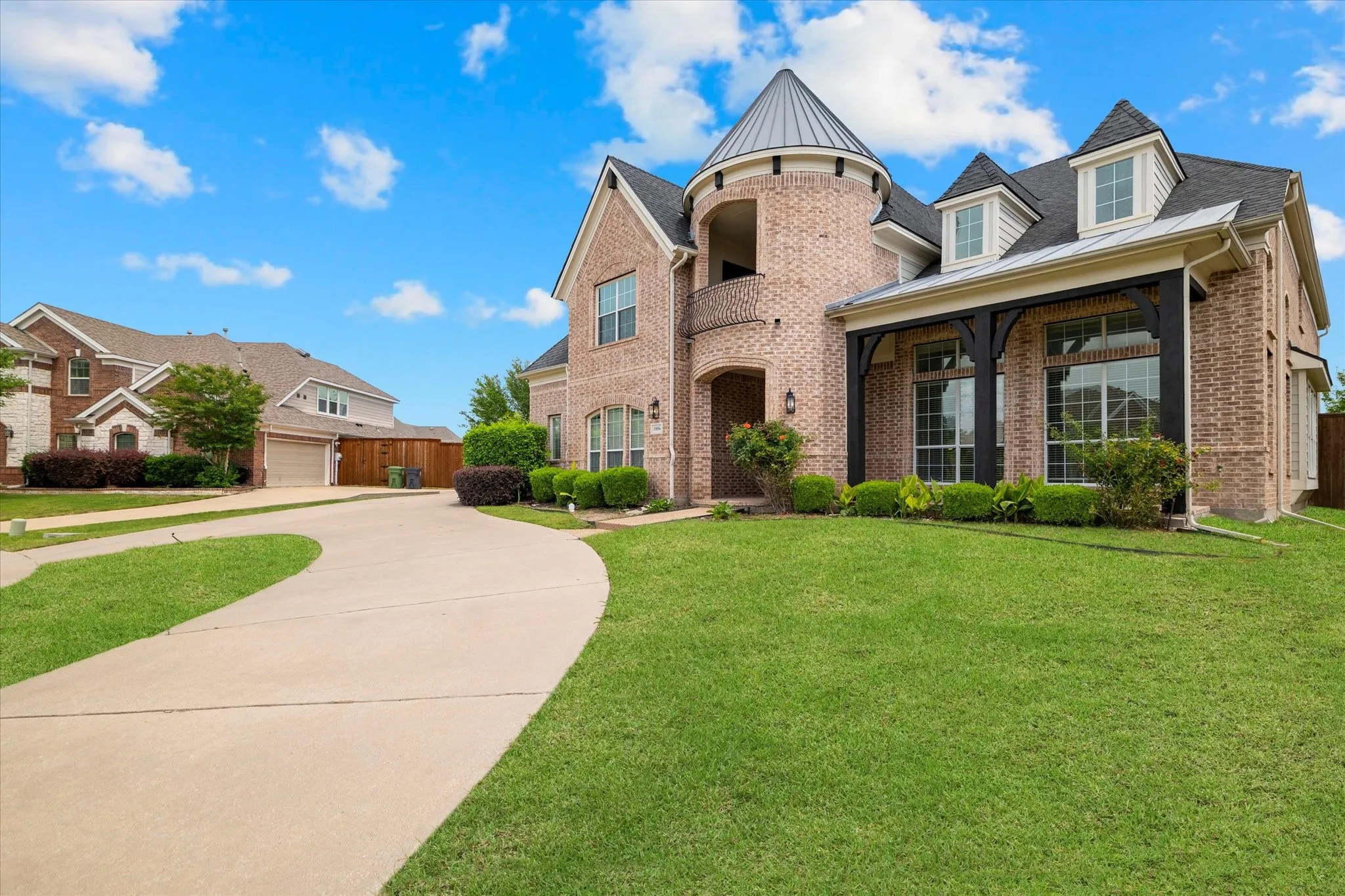 Single Family Residence For Sale in Collin County , 1006 Cardinal Court, Murphy, Texas 75094, 6 Bedroom, 5 Bathroom, 3 Garage spaces, 5,458 Sqft, built in 2008, mls#21343977, Real Estate Agent in Murphy, Homes For Sale in Collin county, Homes For Sale in Murphy, Realtor in Murphy Texas, Real Estate Brokerage Independent Realty Texas, Luminita Cordes Realtor