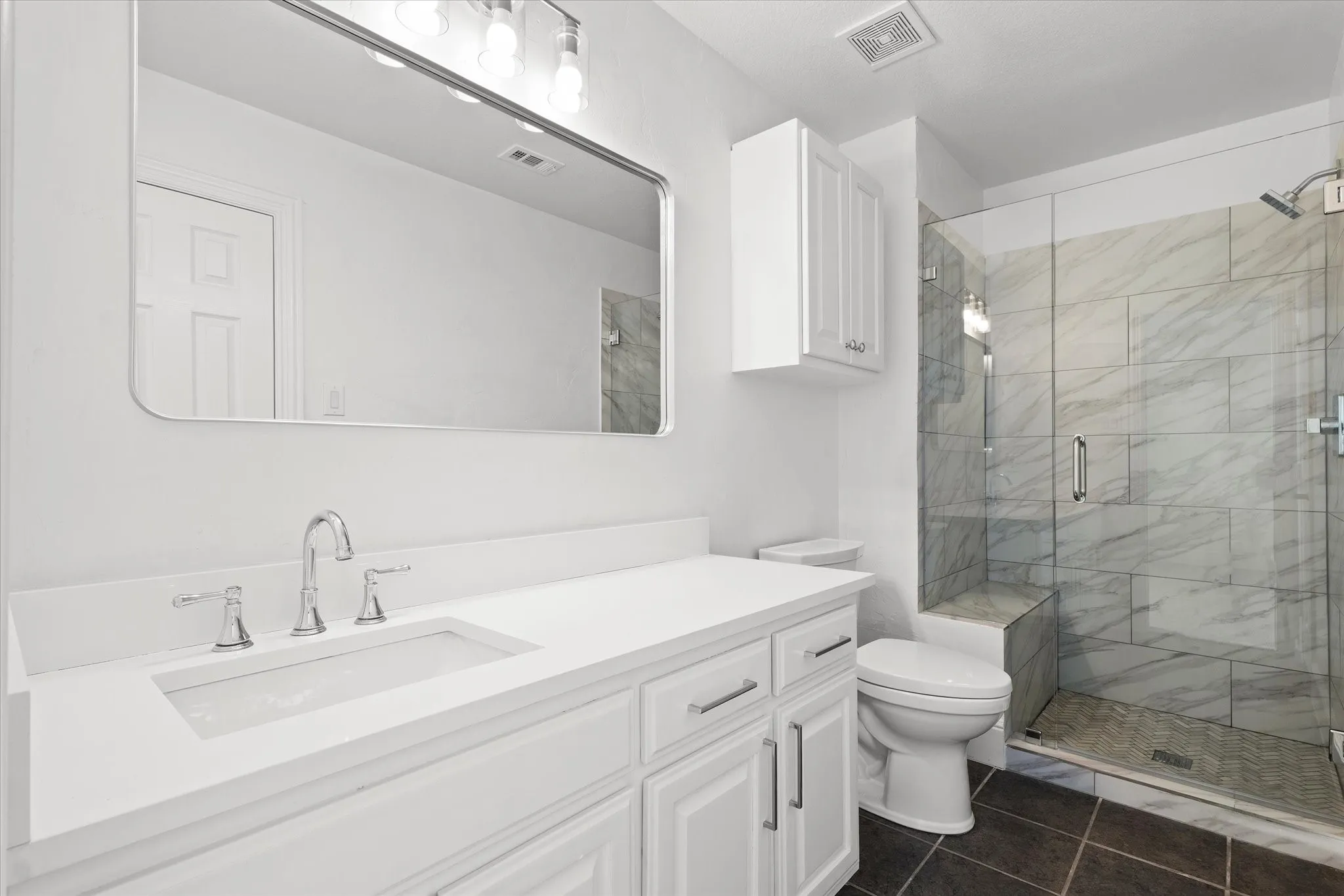 Upstairs ensuite