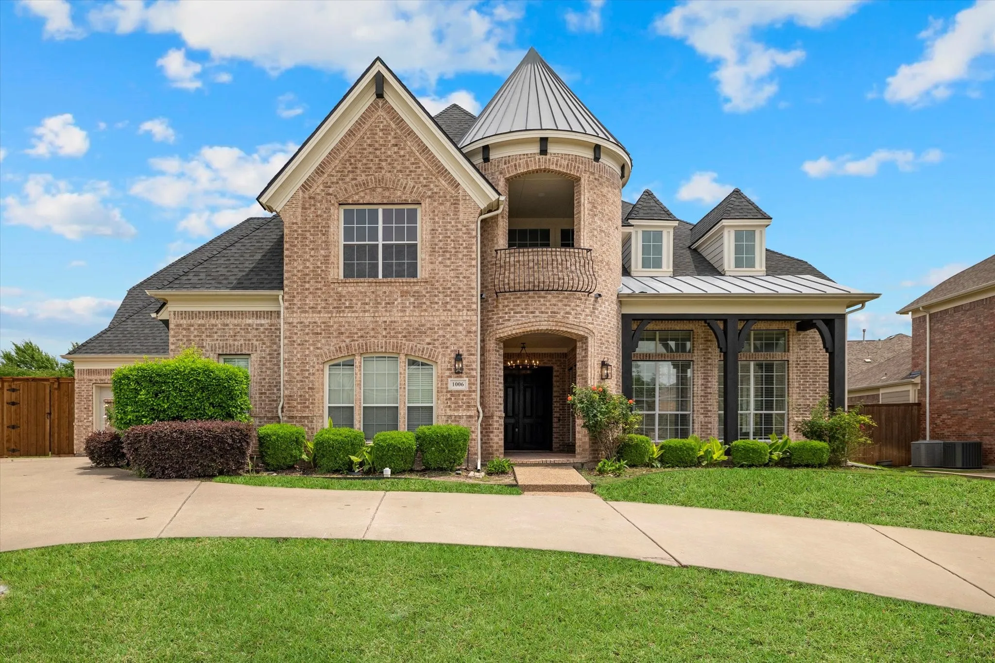 Single Family Residence For Sale in Collin County , 1006 Cardinal Court, Murphy, Texas 75094, 6 Bedroom, 5 Bathroom, 3 Garage spaces, 5,458 Sqft, built in 2008, mls#21343977, Real Estate Agent in Murphy, Homes For Sale in Collin county, Homes For Sale in Murphy, Realtor in Murphy Texas, Real Estate Brokerage Independent Realty Texas, Luminita Cordes Realtor