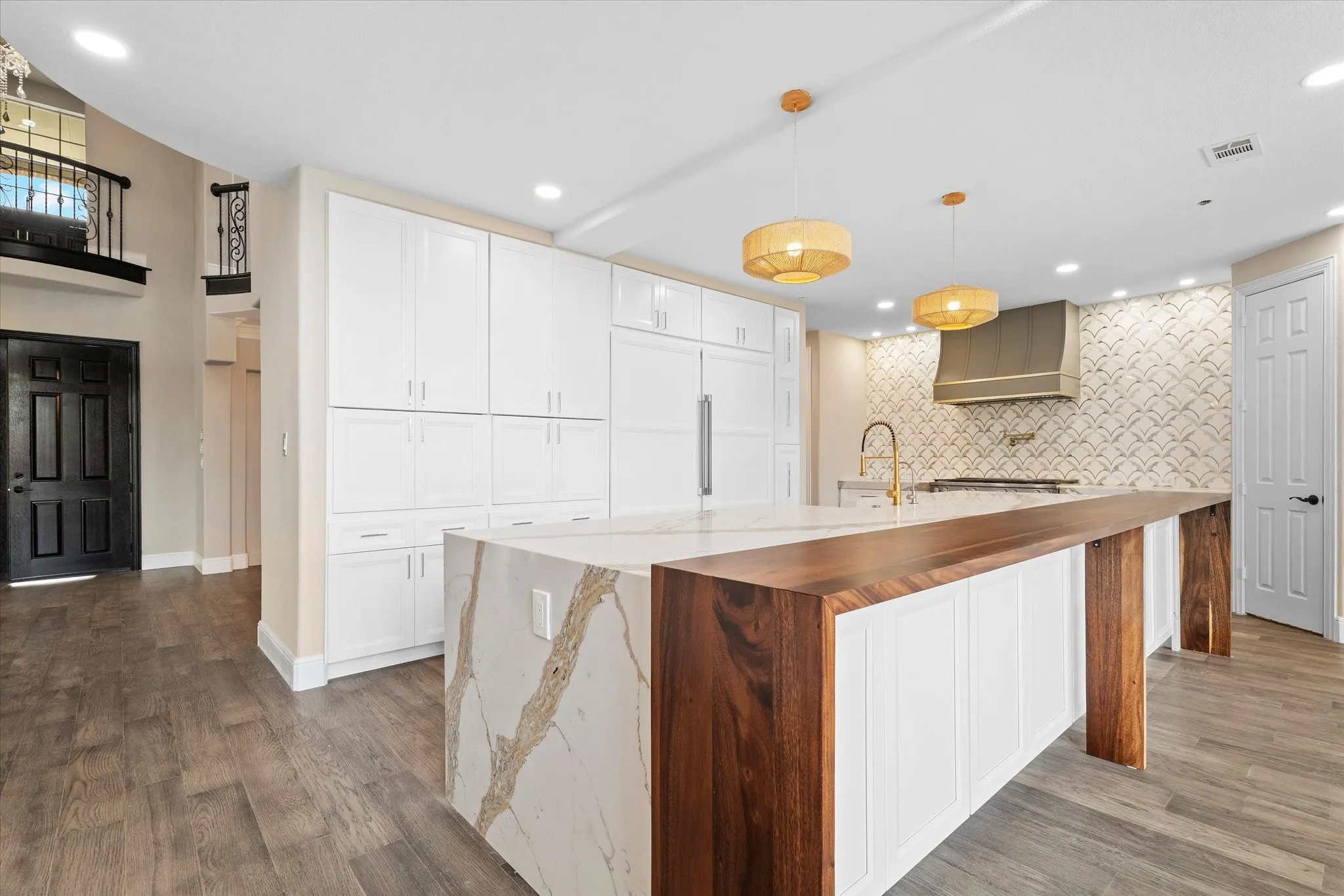 Single Family Residence For Sale in Collin County , 1006 Cardinal Court, Murphy, Texas 75094, 6 Bedroom, 5 Bathroom, 3 Garage spaces, 5,458 Sqft, built in 2008, mls#21343977, Real Estate Agent in Murphy, Homes For Sale in Collin county, Homes For Sale in Murphy, Realtor in Murphy Texas, Real Estate Brokerage Independent Realty Texas, Luminita Cordes Realtor